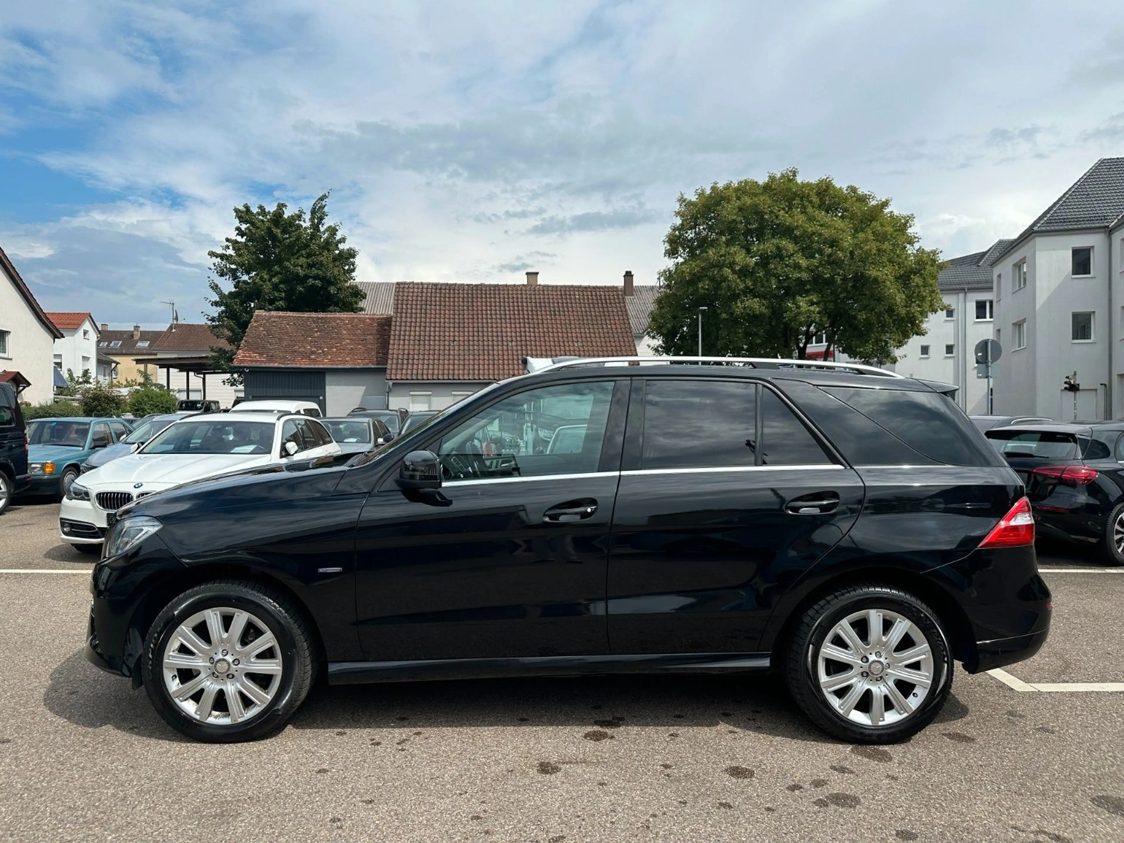 Mercedes-Benz ML 350 CDI BlueTec*AMG*DISTRONIC*COMAND*RFK*SPUR — photo 2