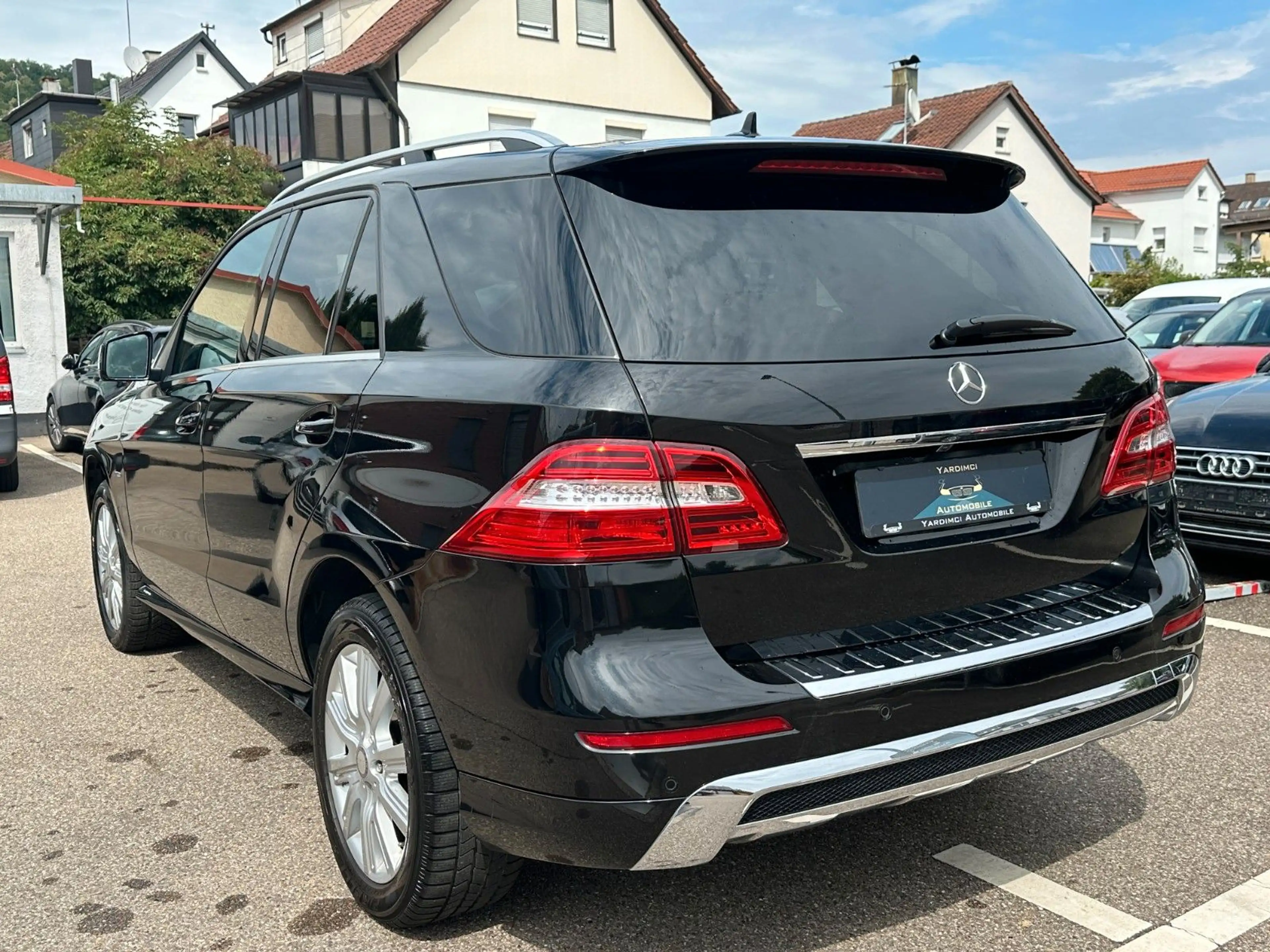 Mercedes-Benz ML 350 CDI BlueTec*AMG*DISTRONIC*COMAND*RFK*SPUR — photo 3