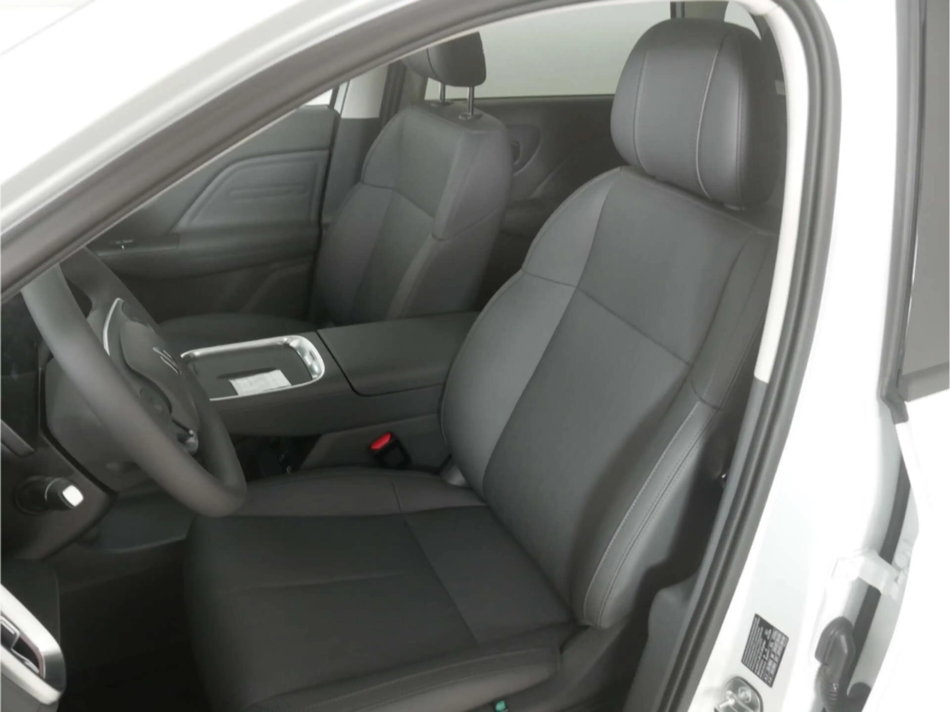Leapmotor REEV Design — photo 14