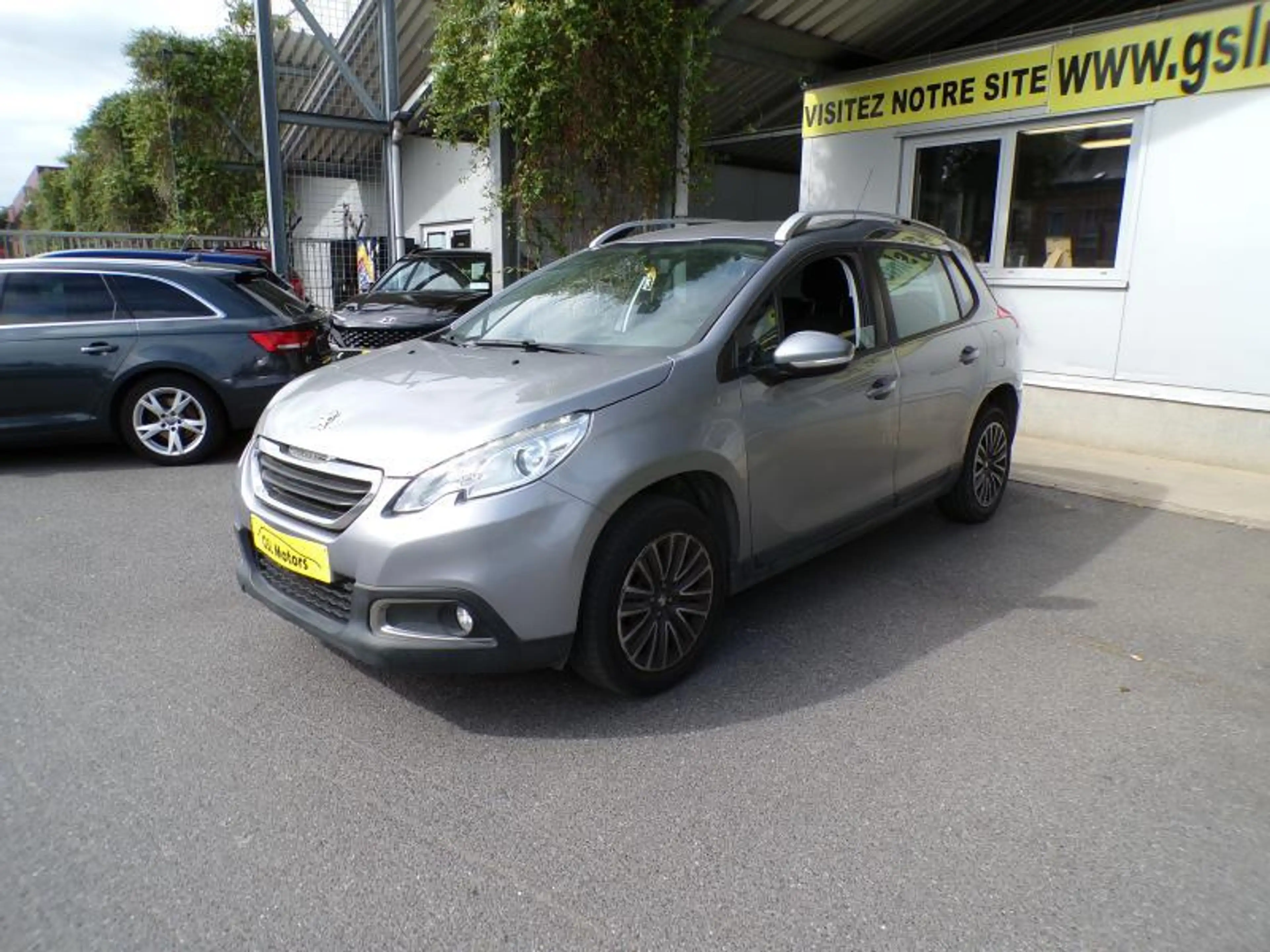 Peugeot 2008 1.2 110cv gris 11/15 Airco GPS Capteurs
