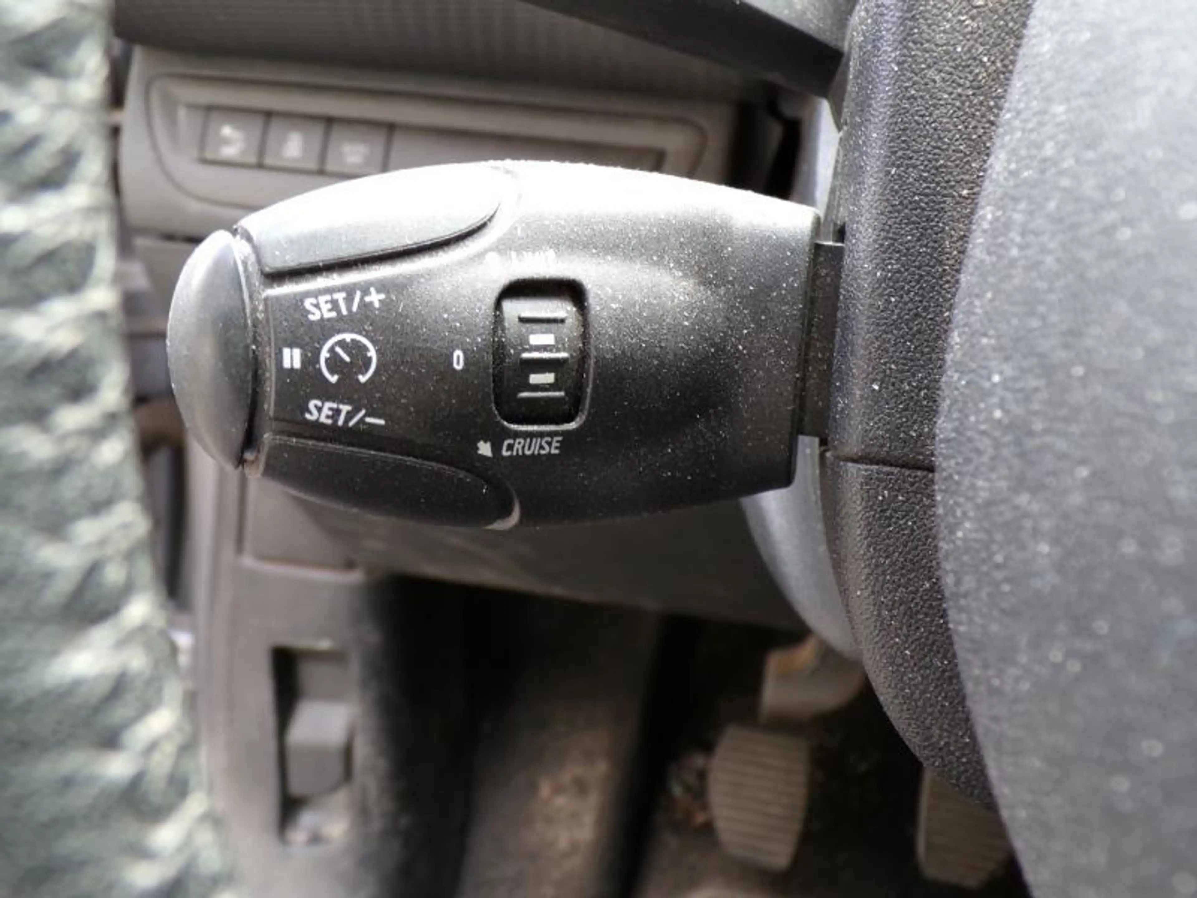 Peugeot 2008 1.2 110cv gris 11/15 Airco GPS Capteurs — photo 12
