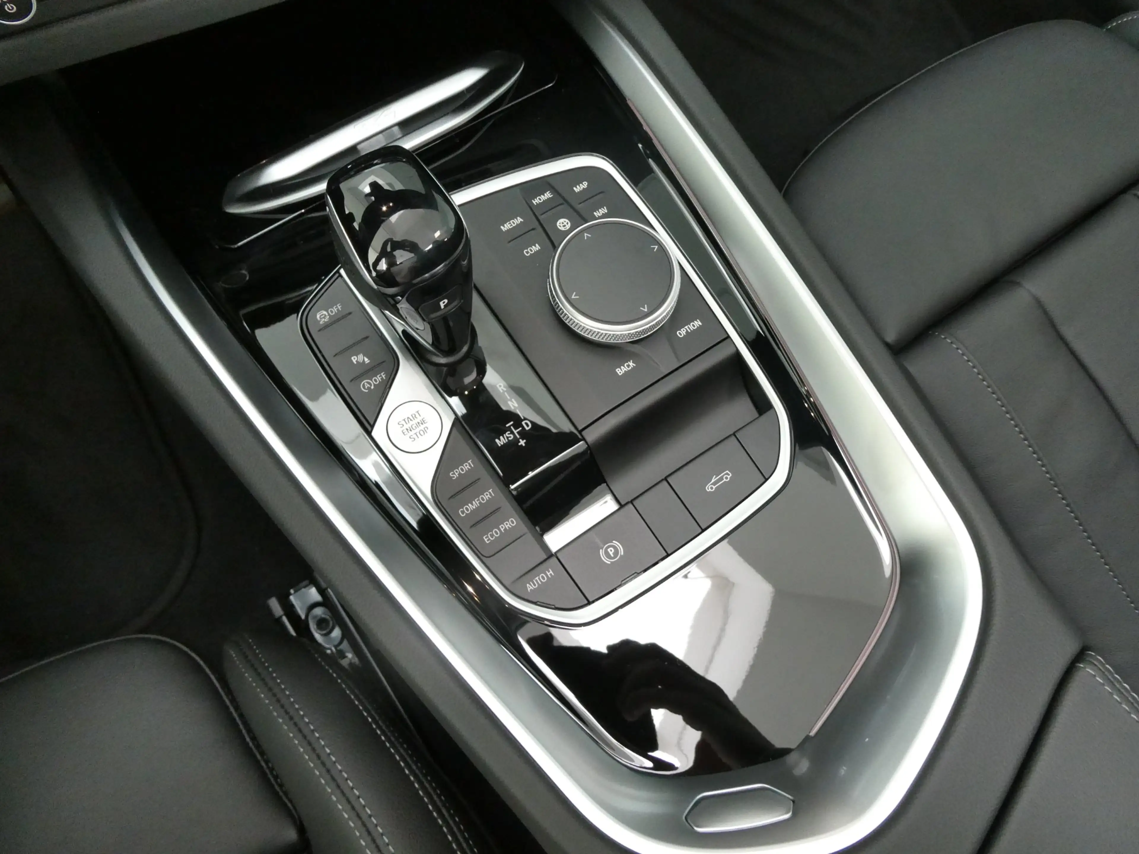 BMW Z4 sDrive 30i — photo 14