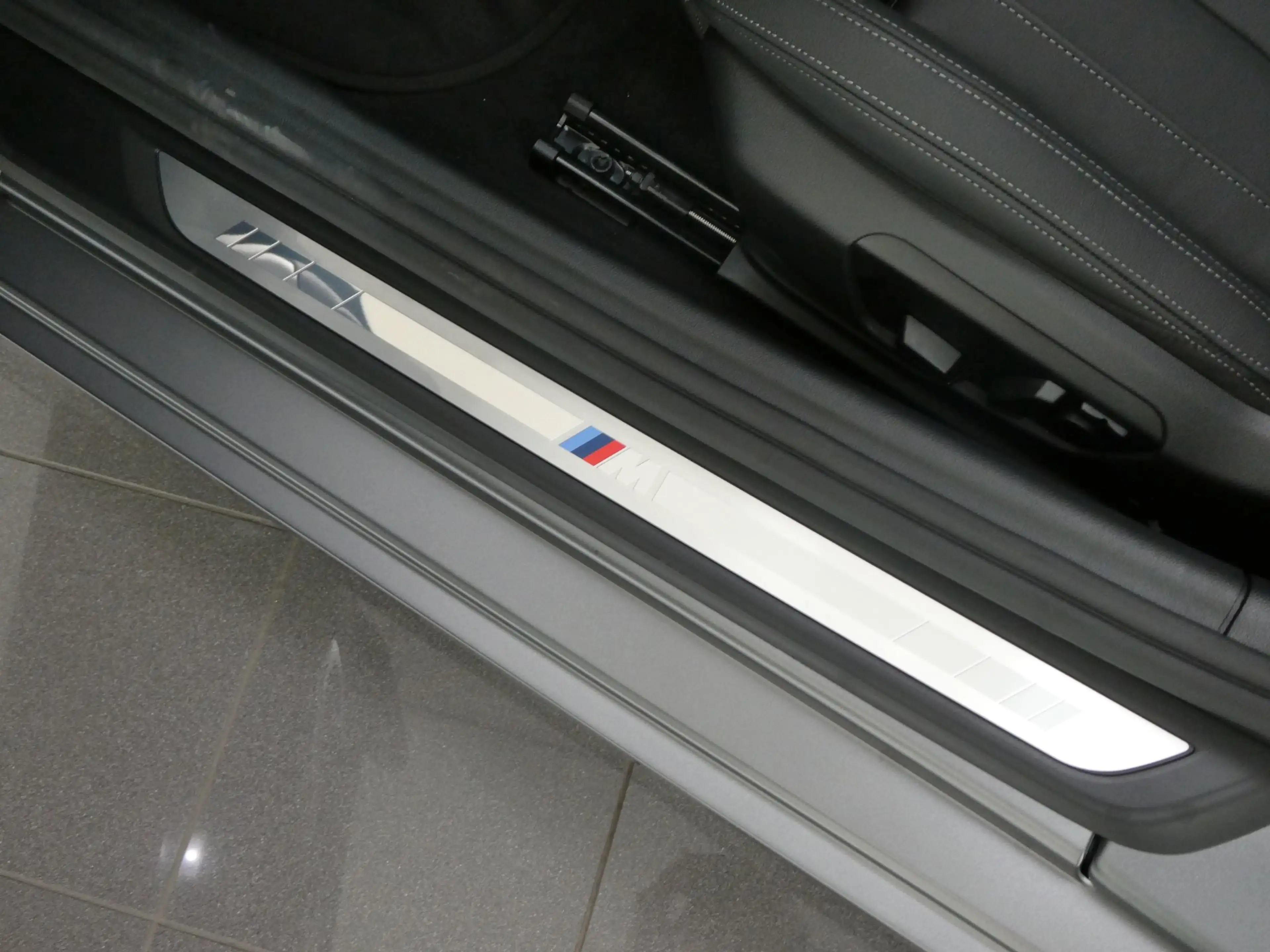BMW Z4 sDrive 30i — photo 10