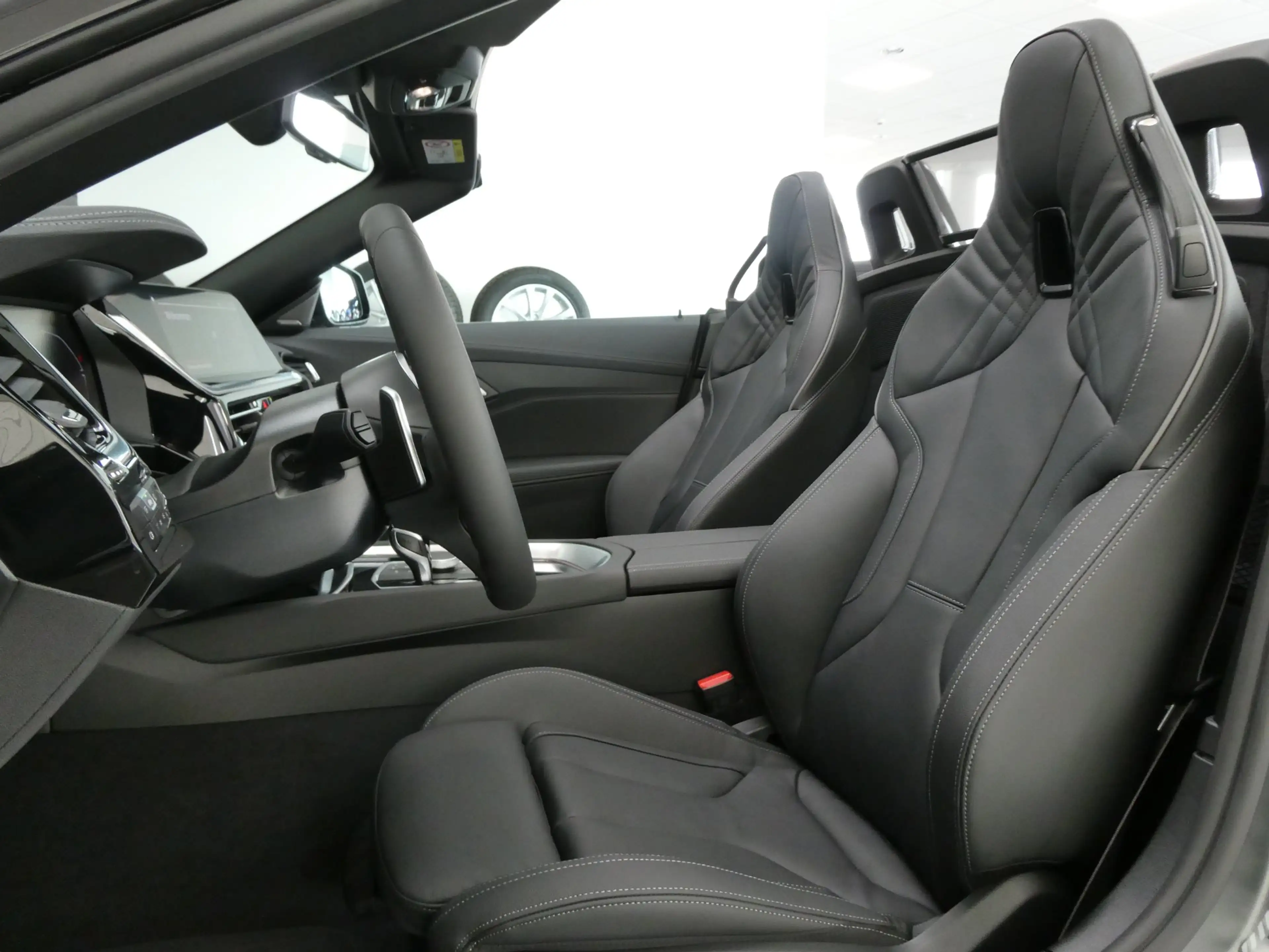 BMW Z4 sDrive 30i — photo 9