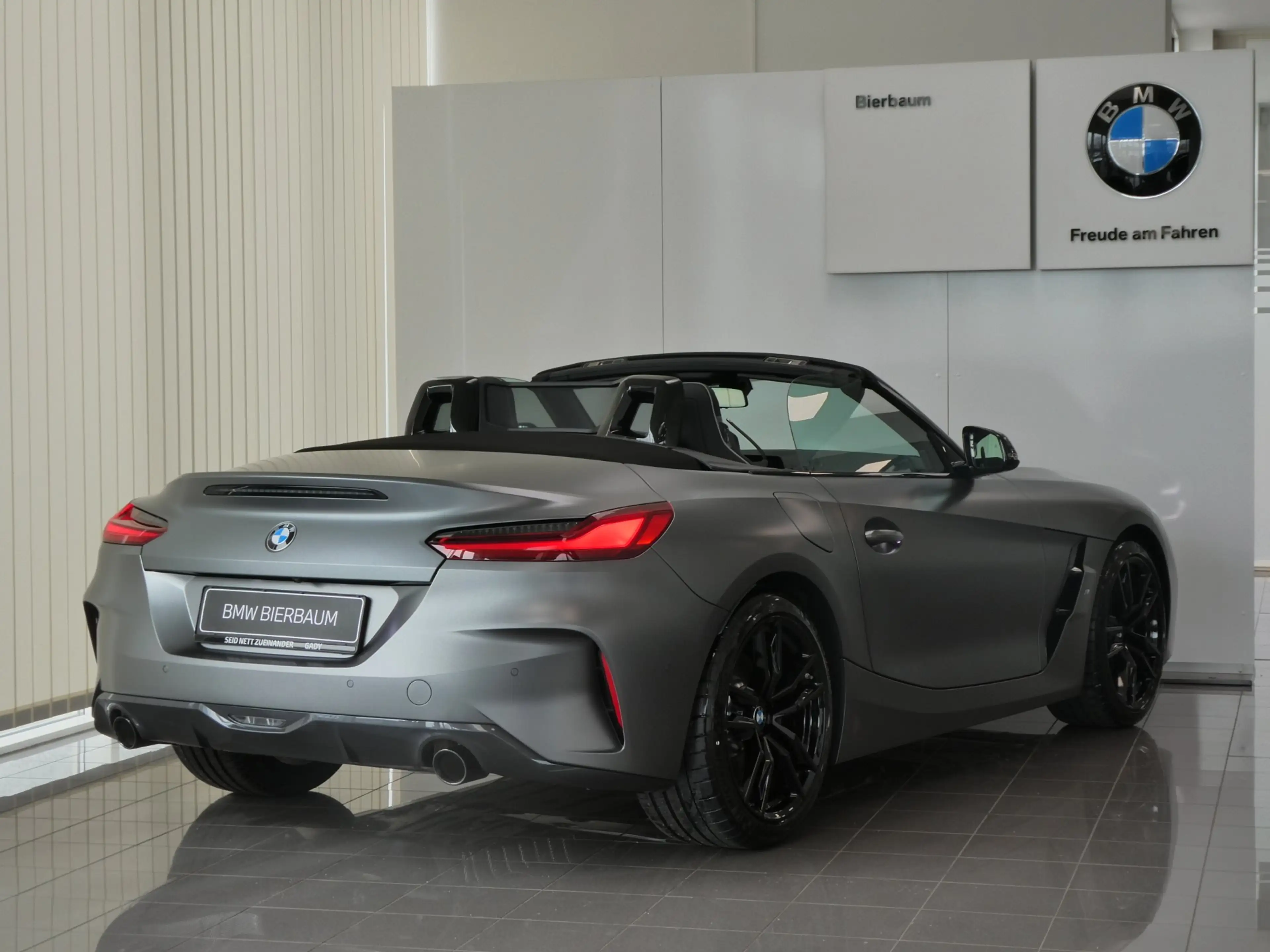 BMW Z4 sDrive 30i — photo 5
