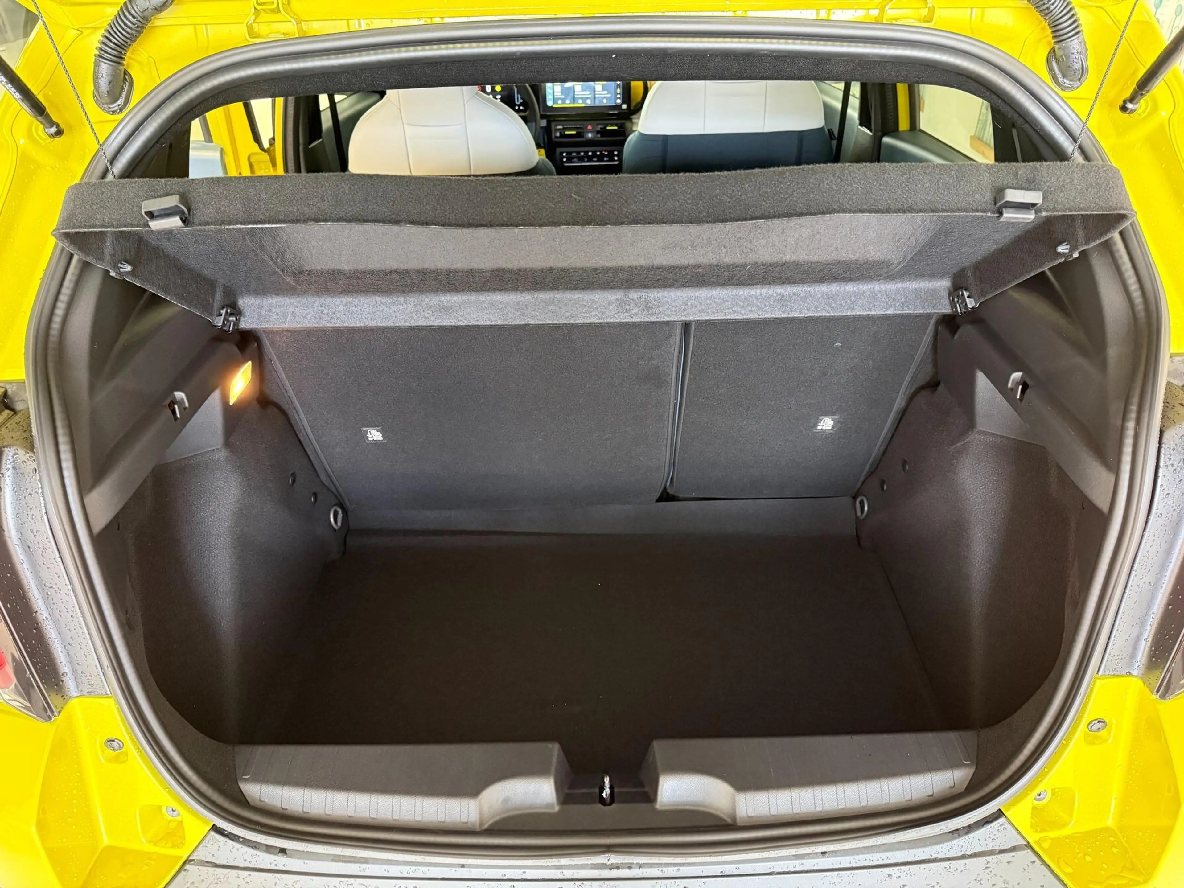 Fiat Grande Panda LA PRIMA HYBRID 1.2 eDCT 81 kW € 6.100,00 gespa... — photo 10