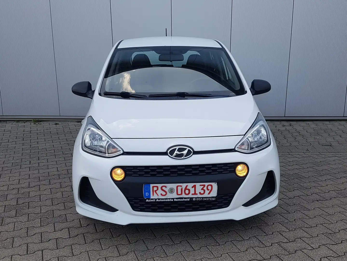 Hyundai i10 1.0 Classic *2.HAND /KLIMA/TÜV/TOP ZUSTAND* Weiß - 2