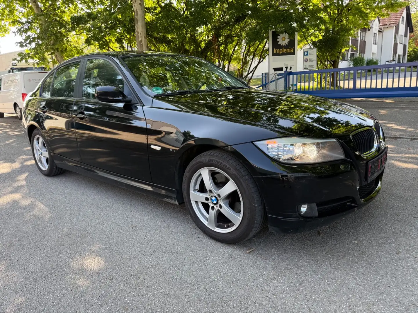 BMW 318 d Edition Lifestyle PDC Xenon EURO 5 Noir - 1