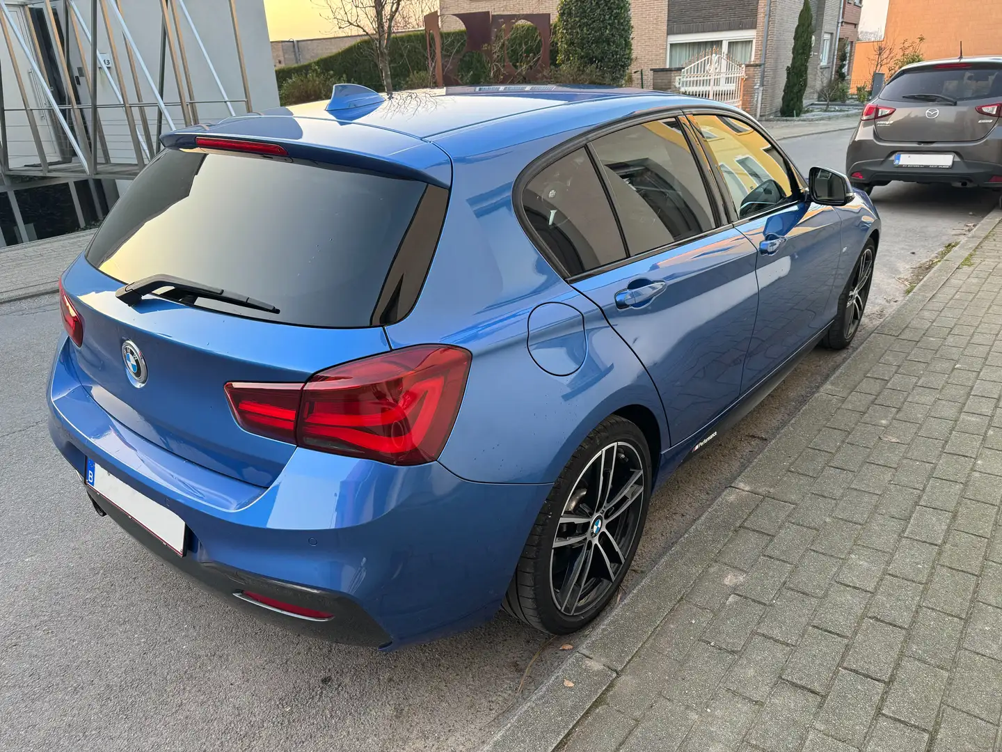 BMW 120 120i M Sport Shadow Edition Blauw - 2