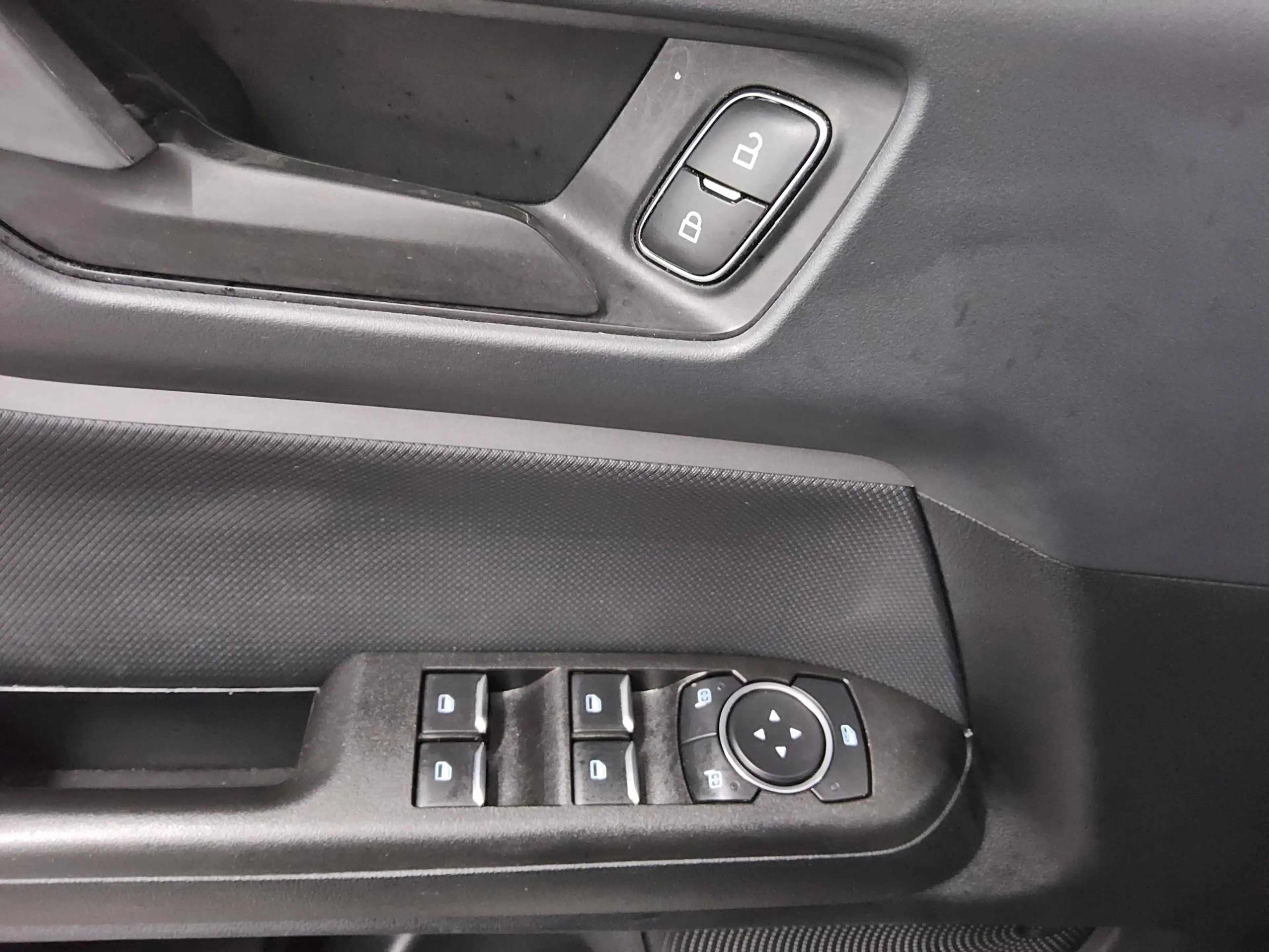 Ford Bronco BRONCO NAVI KLIMAAUT MFL PDC AHK LED — photo 9