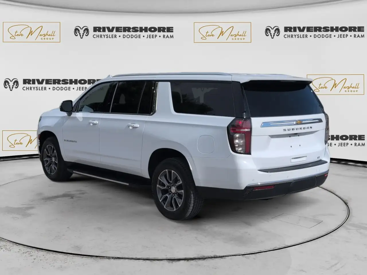 Chevrolet Suburban снимка Chevrolet Suburban