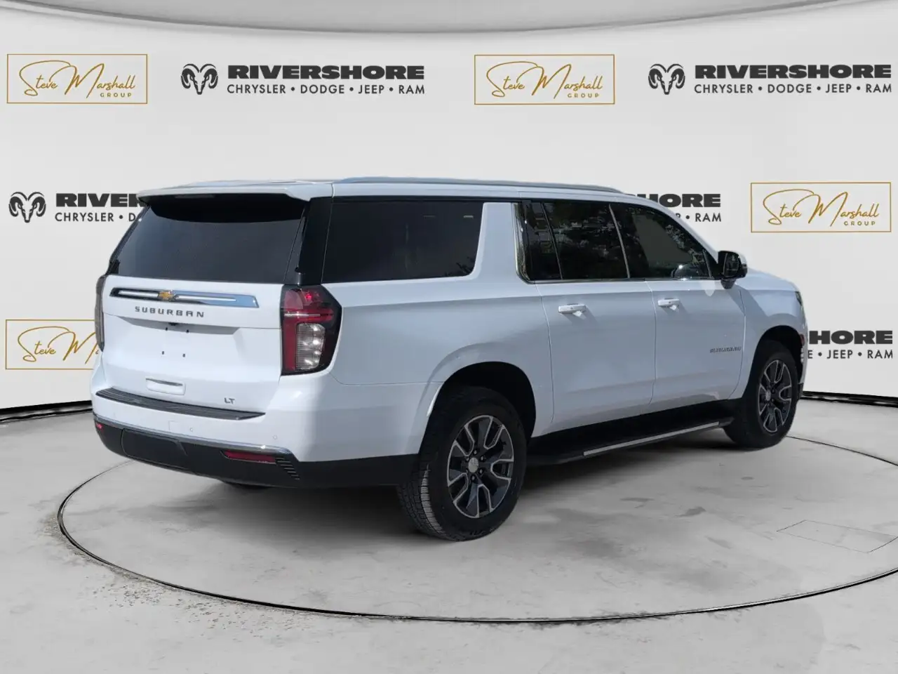 Chevrolet Suburban снимка Chevrolet Suburban