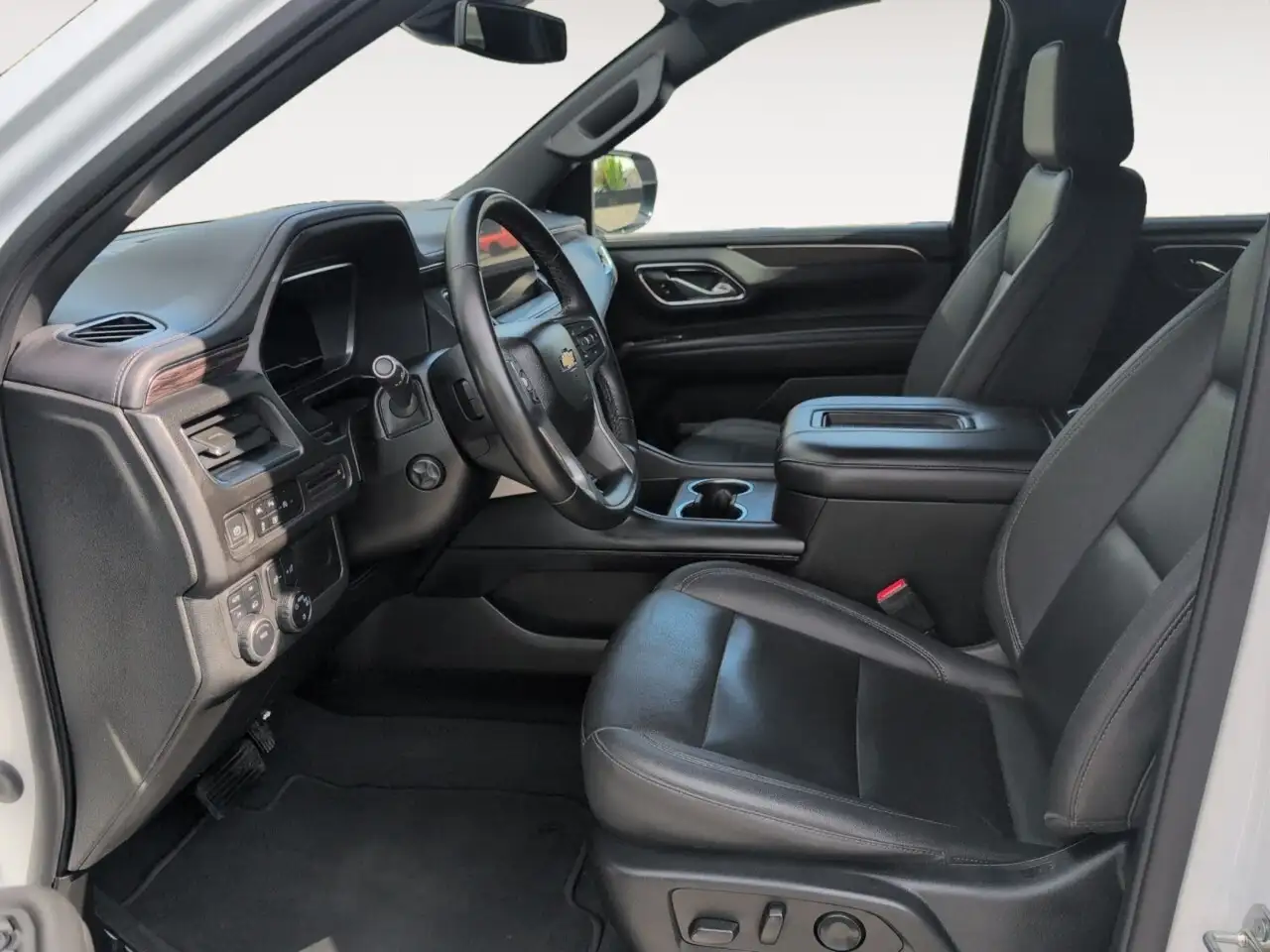 Chevrolet Suburban снимка Chevrolet Suburban