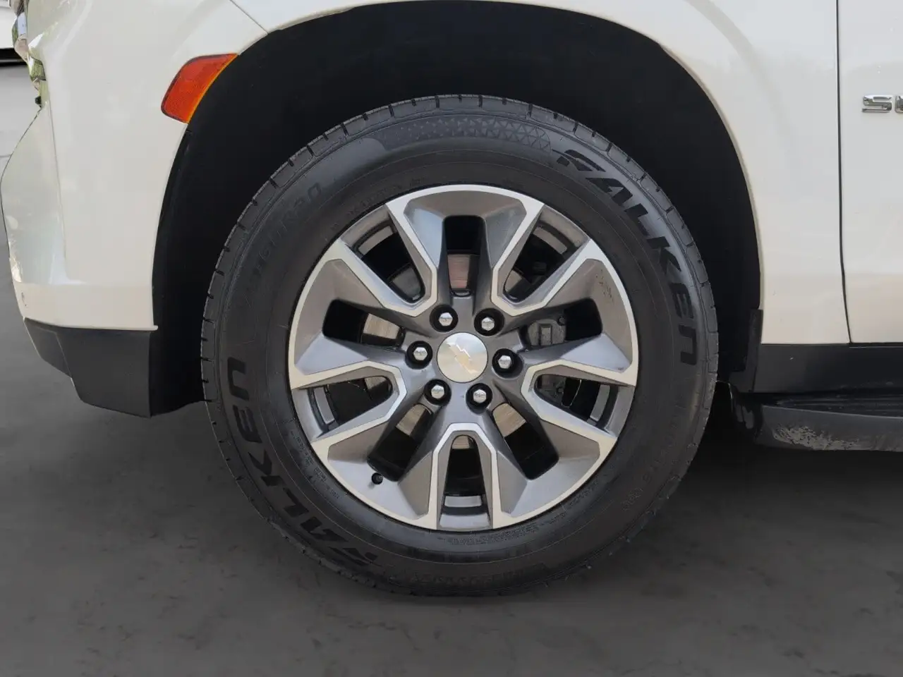 Chevrolet Suburban снимка Chevrolet Suburban