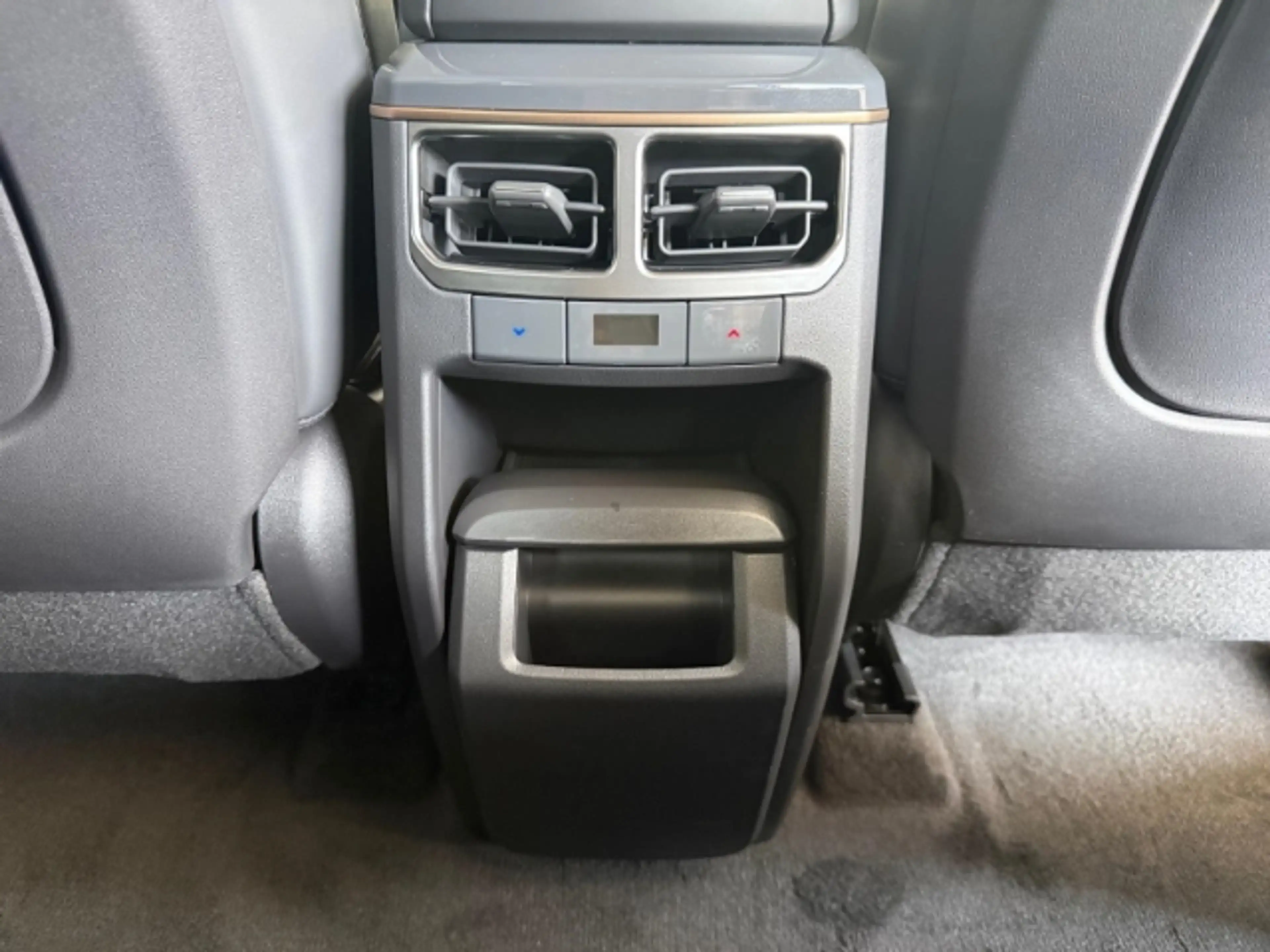 Kia EV5 Earth 81,4 kWh 360°KAMERA,MEMORY,CARPLAY,LED,DAB — photo 15