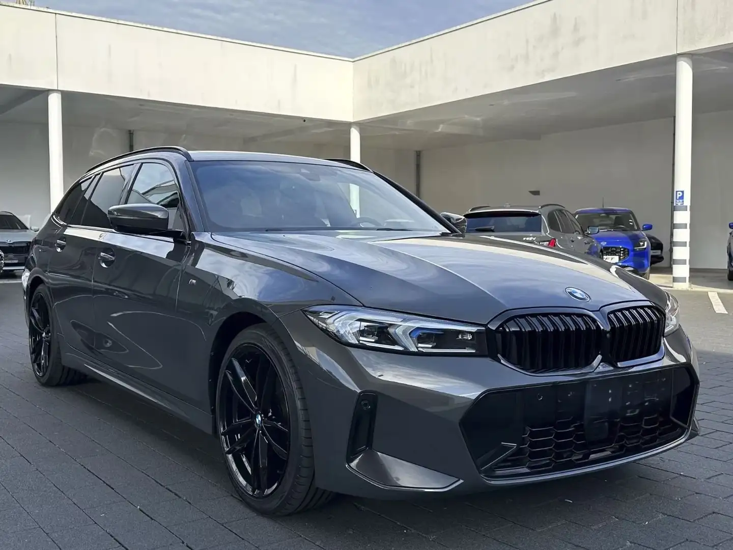 BMW 320 320d 48V xDrive Touring MY 25 Msport CAMERA 360 T Gris - 2