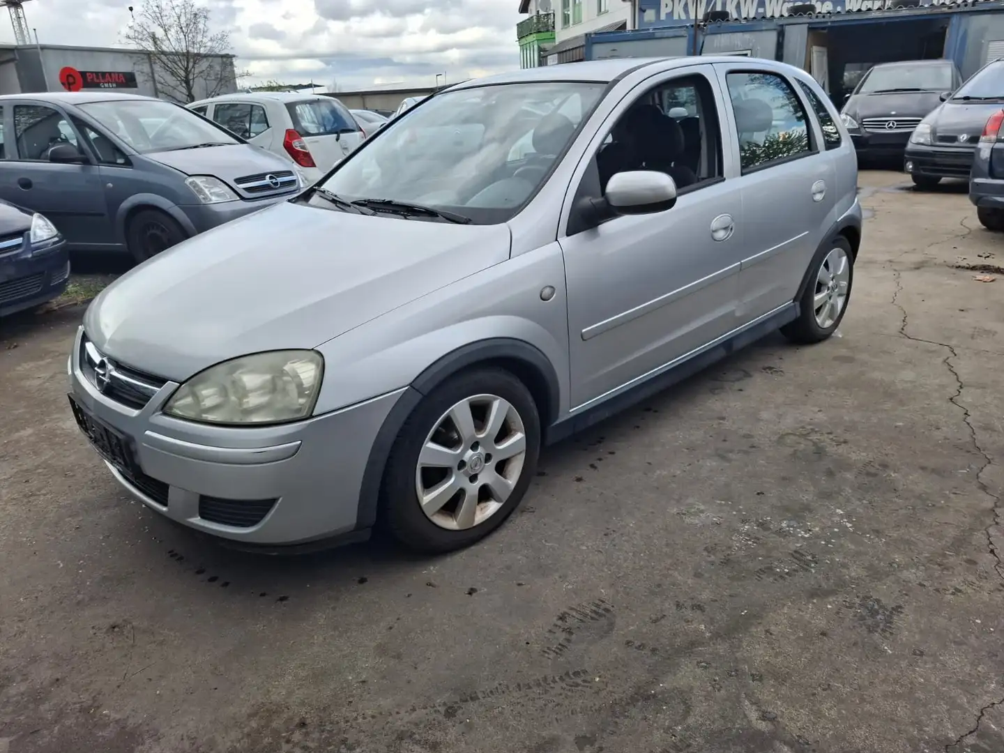 Opel Corsa Gris - 1