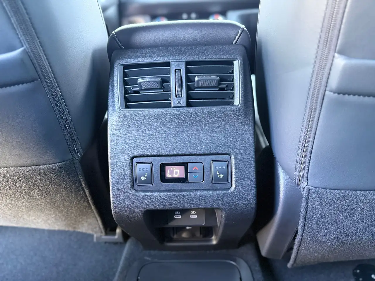 Mitsubishi Outlander снимка Mitsubishi Outlander