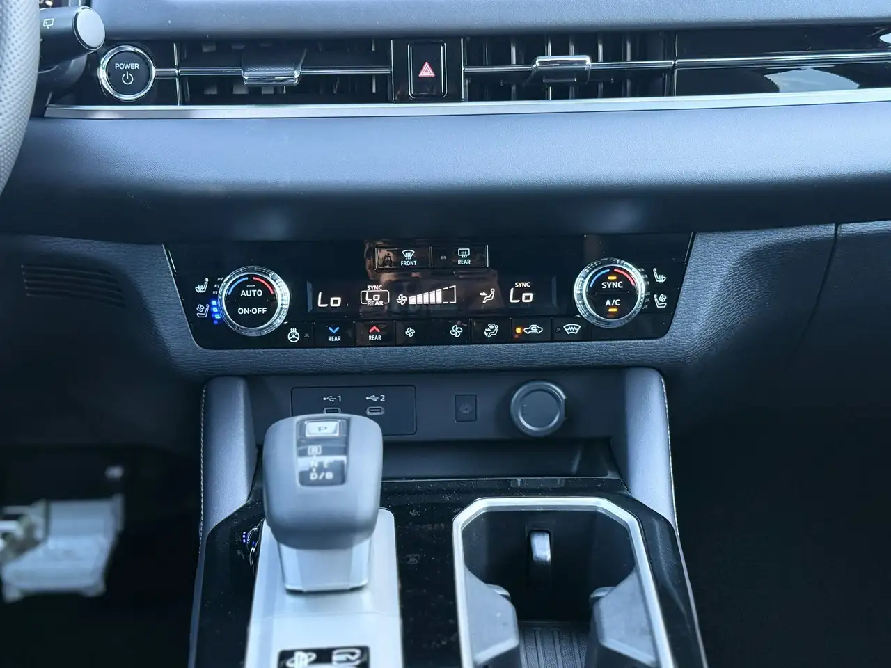 Mitsubishi Outlander снимка Mitsubishi Outlander