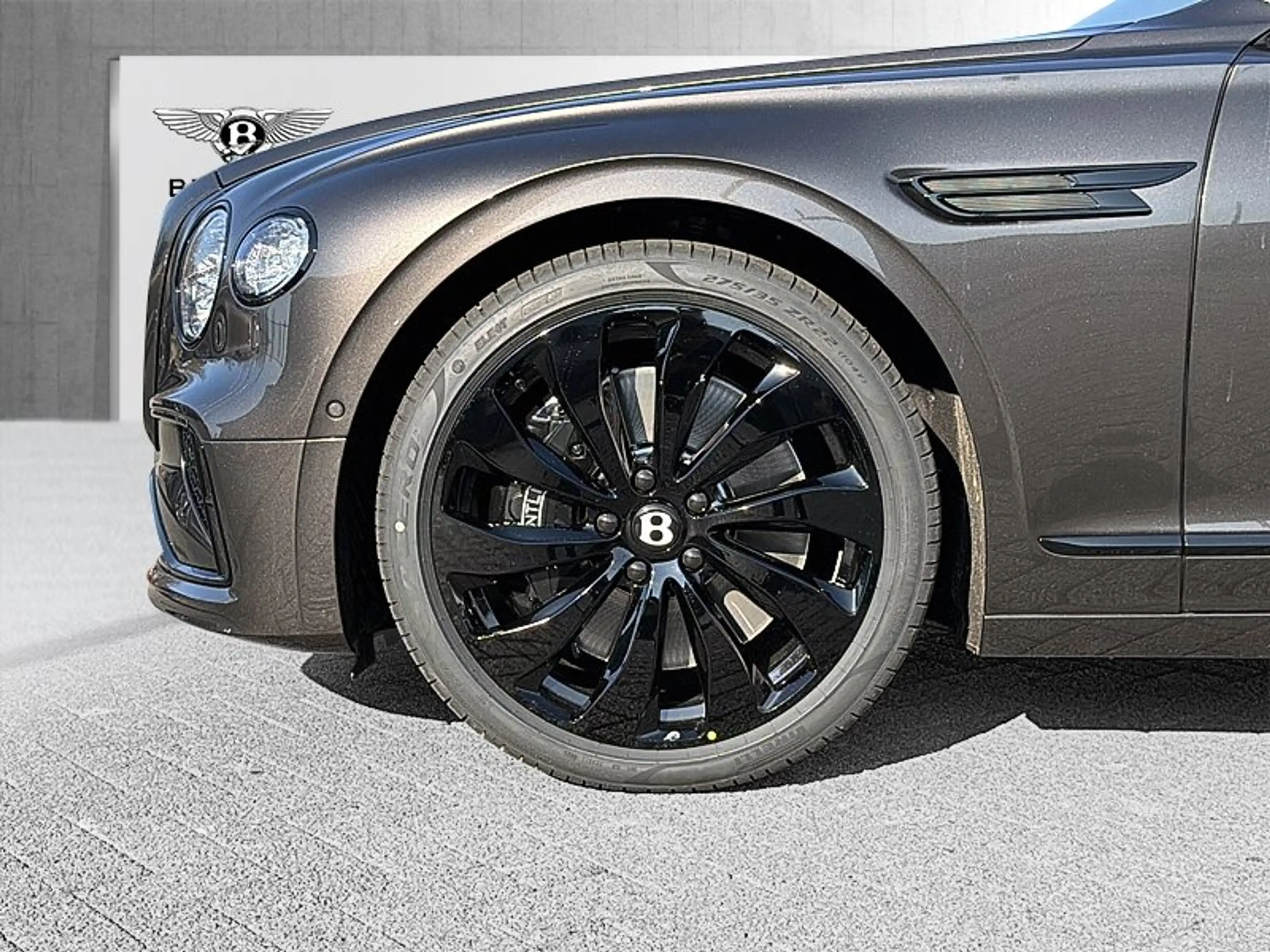 Bentley Flying Spur V8 Hybrid *B&O*Rotating* — photo 3