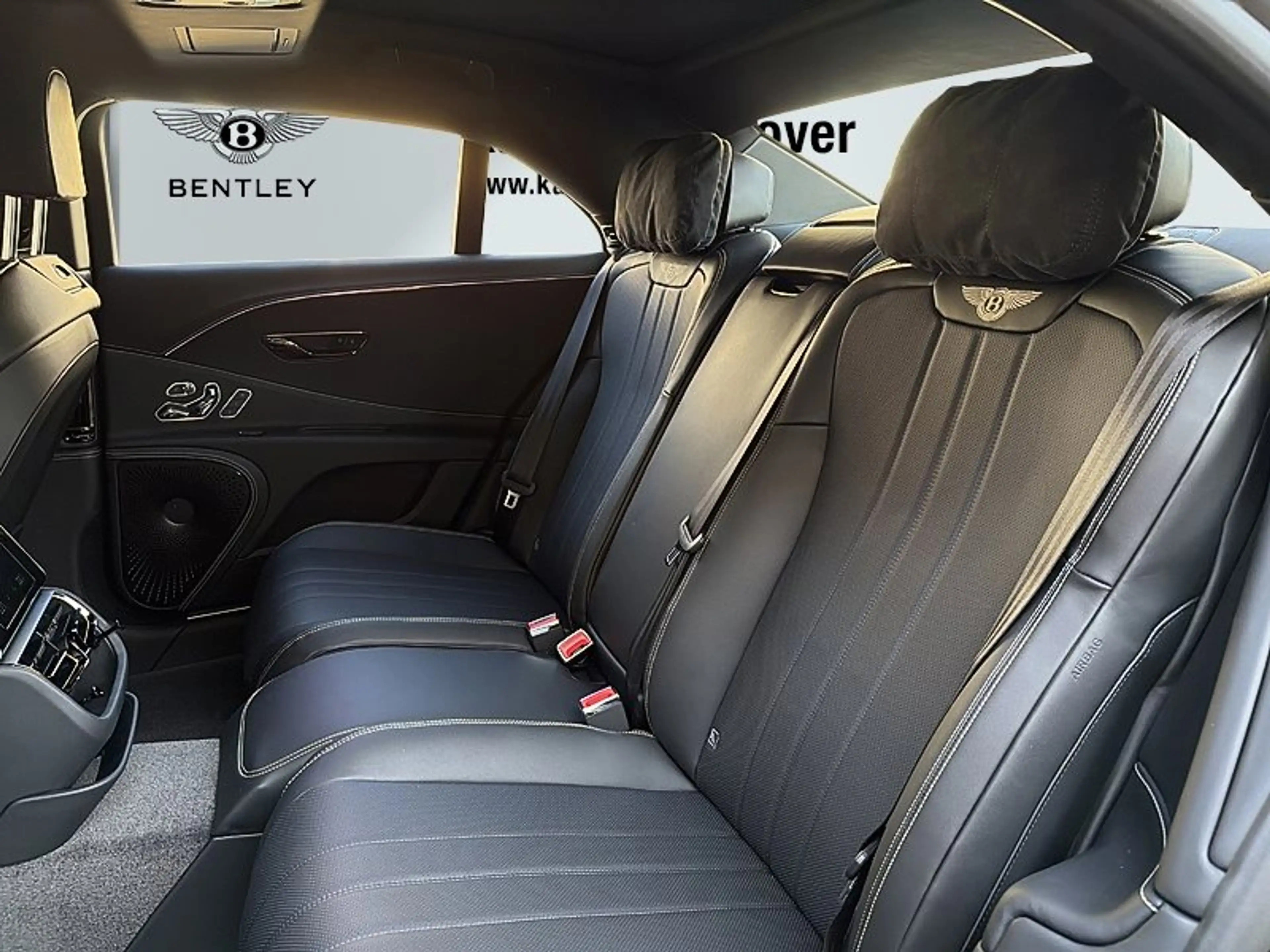 Bentley Flying Spur V8 Hybrid *B&O*Rotating* — photo 10