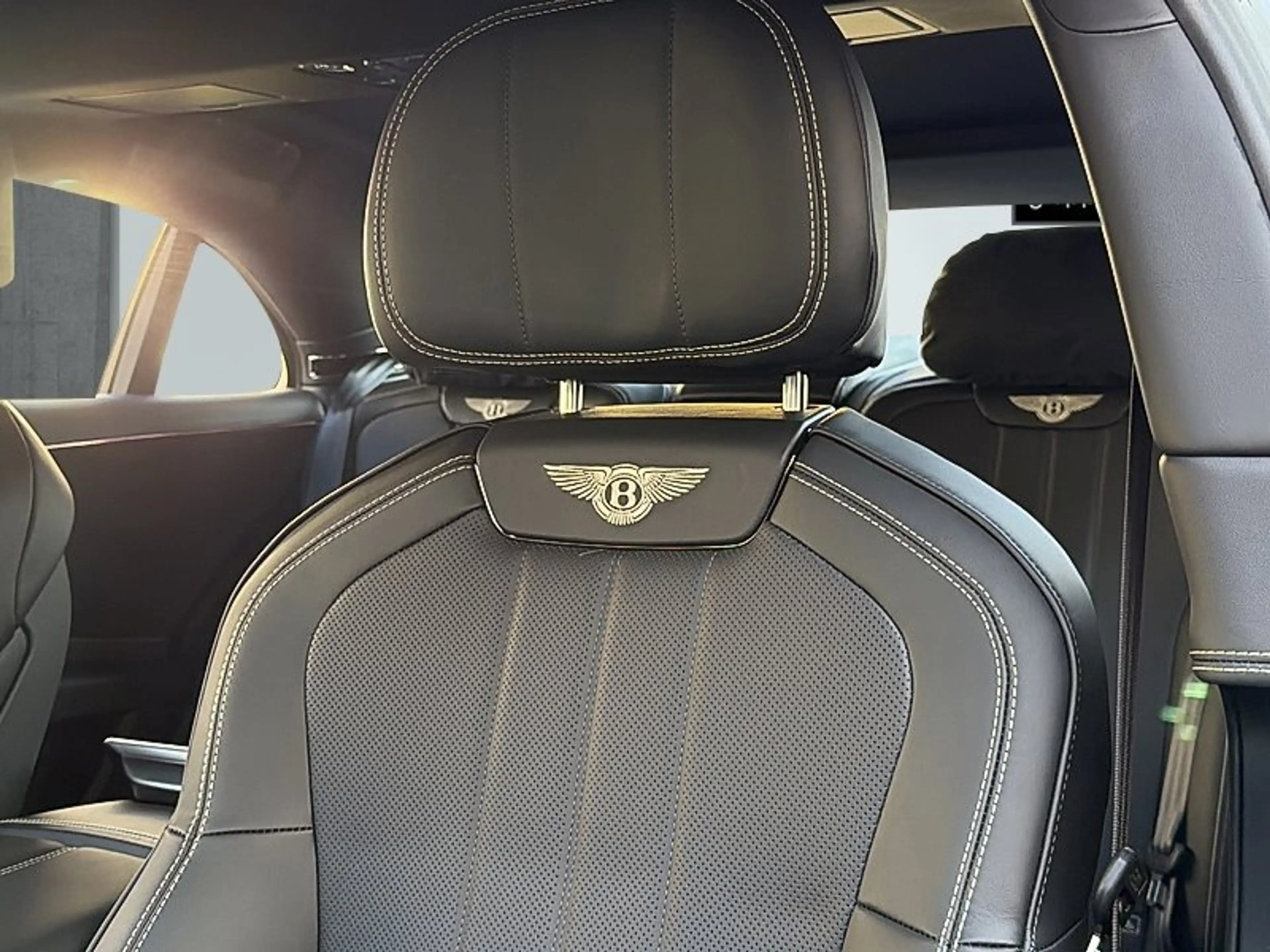 Bentley Flying Spur V8 Hybrid *B&O*Rotating* — photo 6