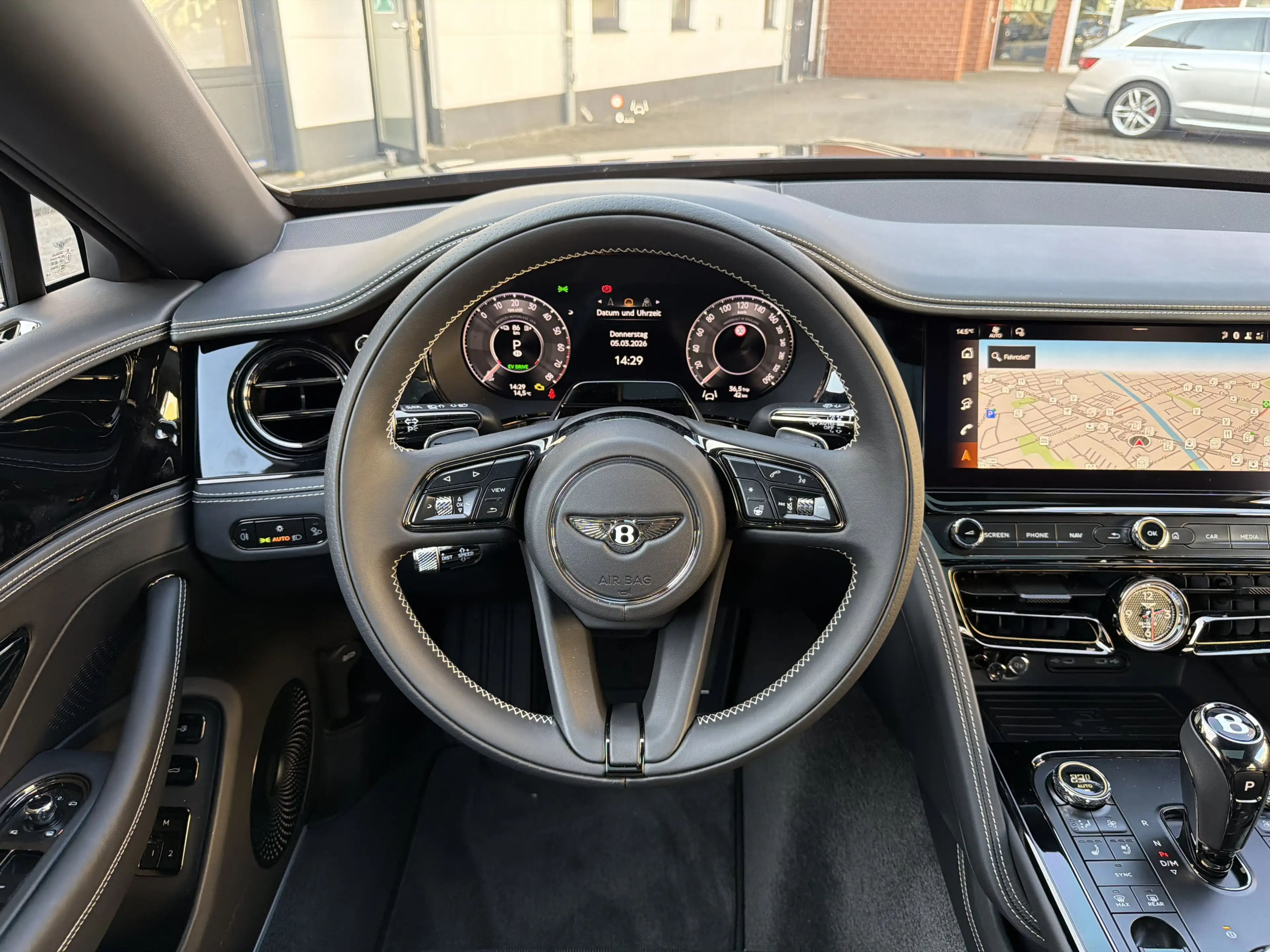 Bentley Flying Spur V8 Hybrid *B&O*Rotating* — photo 14