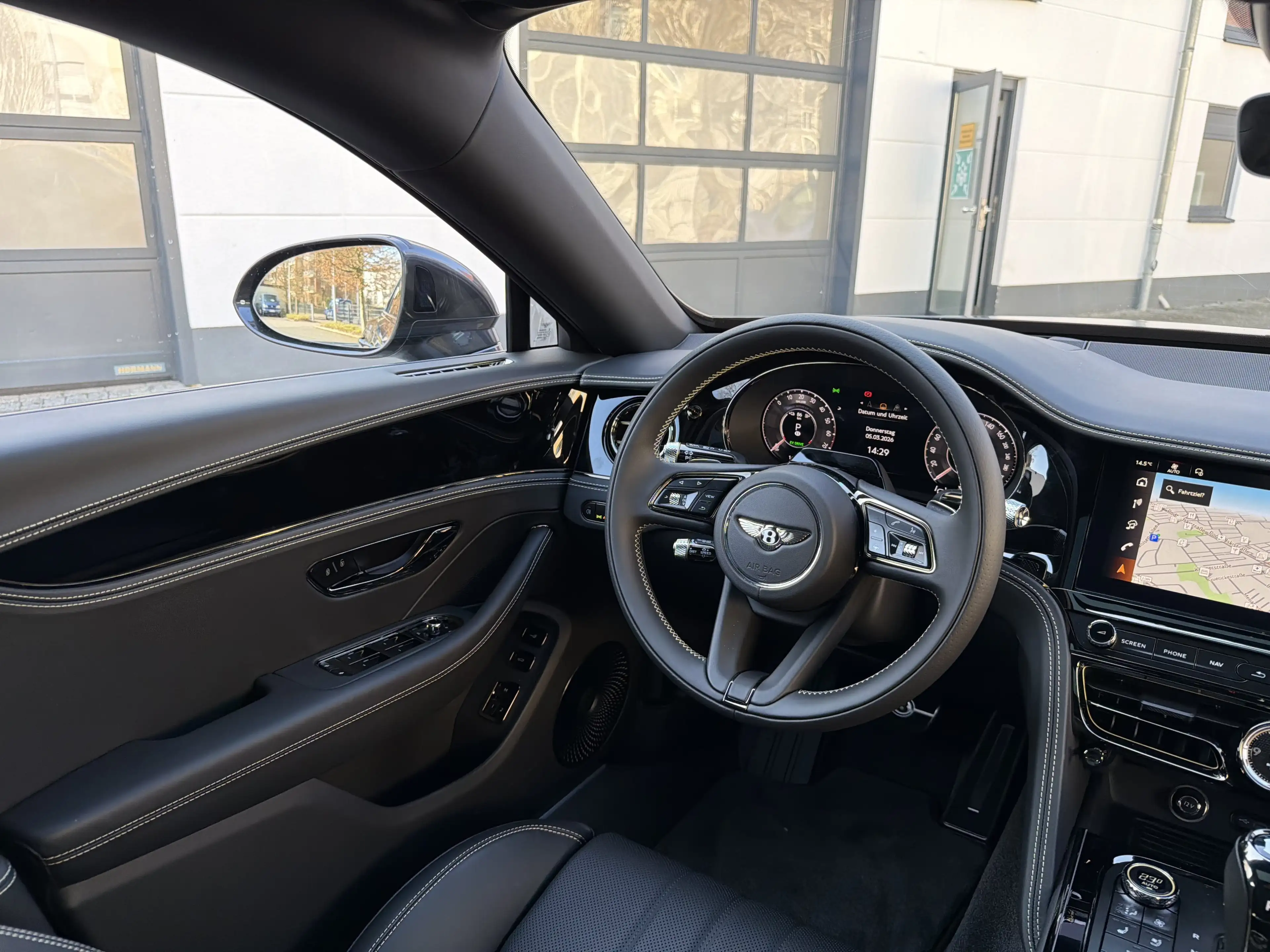 Bentley Flying Spur V8 Hybrid *B&O*Rotating* — photo 13
