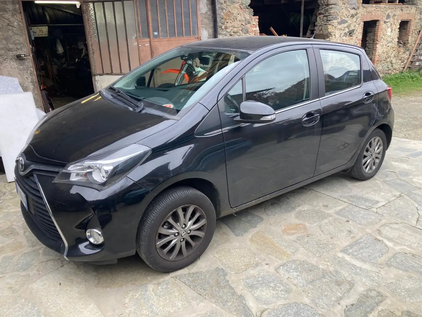 Toyota Yaris Yaris III 2015 5p 1.0 Active my16 Nero - 1