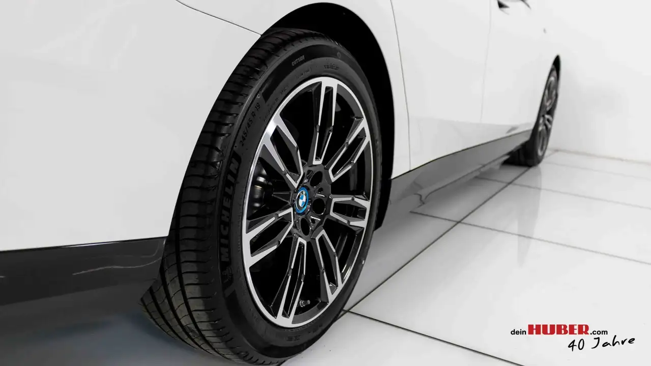 BMW i5 2026 — фото 8