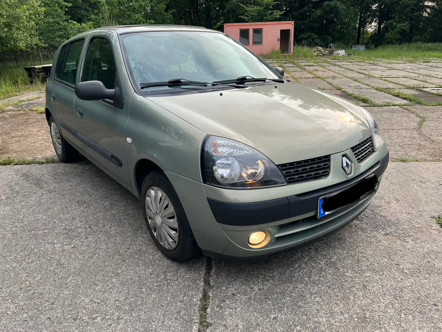 Renault Clio 1.2 16V TÜV NEU Zahnriemen neu bei Renault Klima Beige - 2