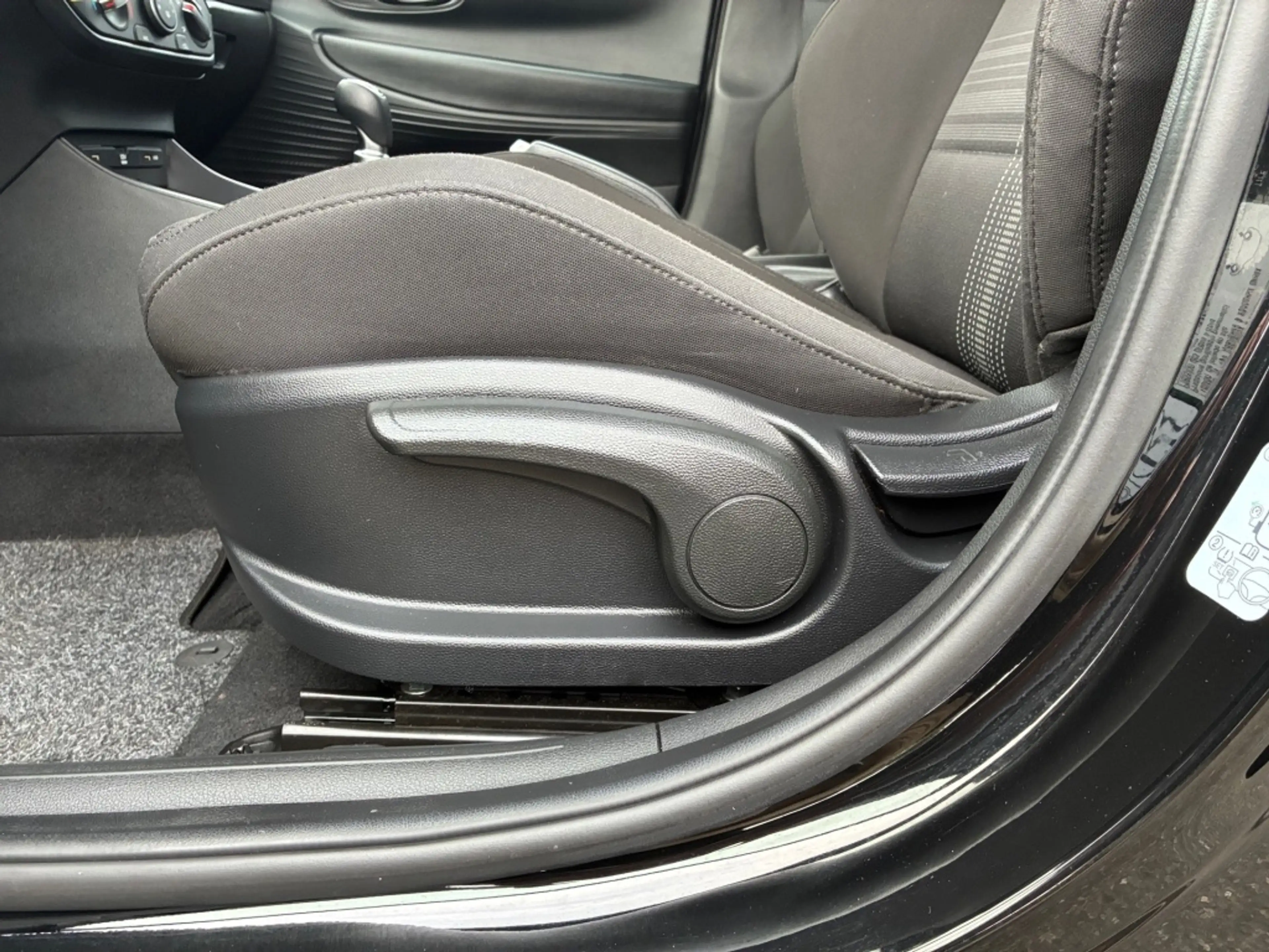 Hyundai BAYON 1.2 SELECT 2WD TEMPO KLIMA PDC SITZHZG — photo 9