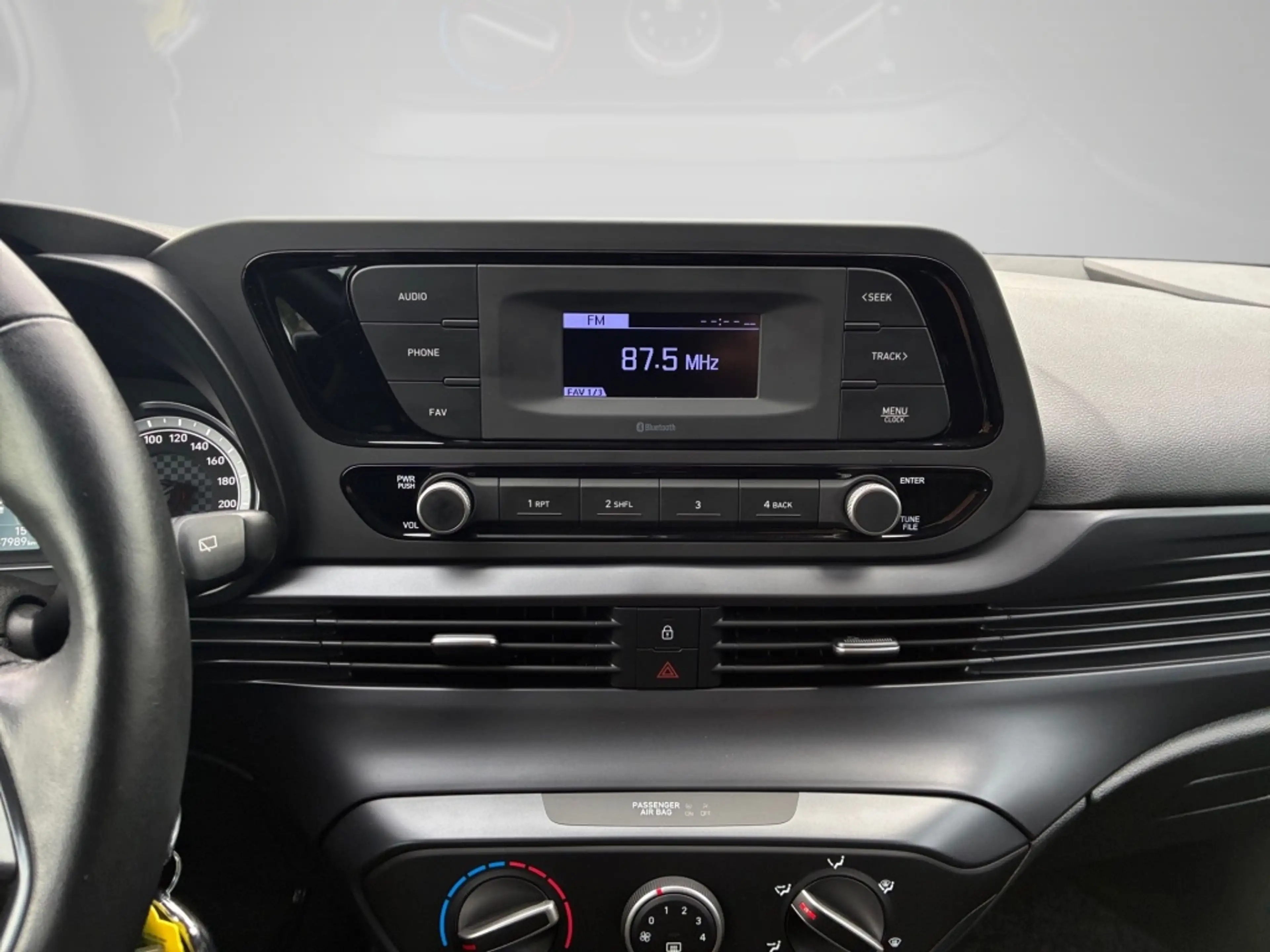 Hyundai BAYON 1.2 SELECT 2WD TEMPO KLIMA PDC SITZHZG — photo 8