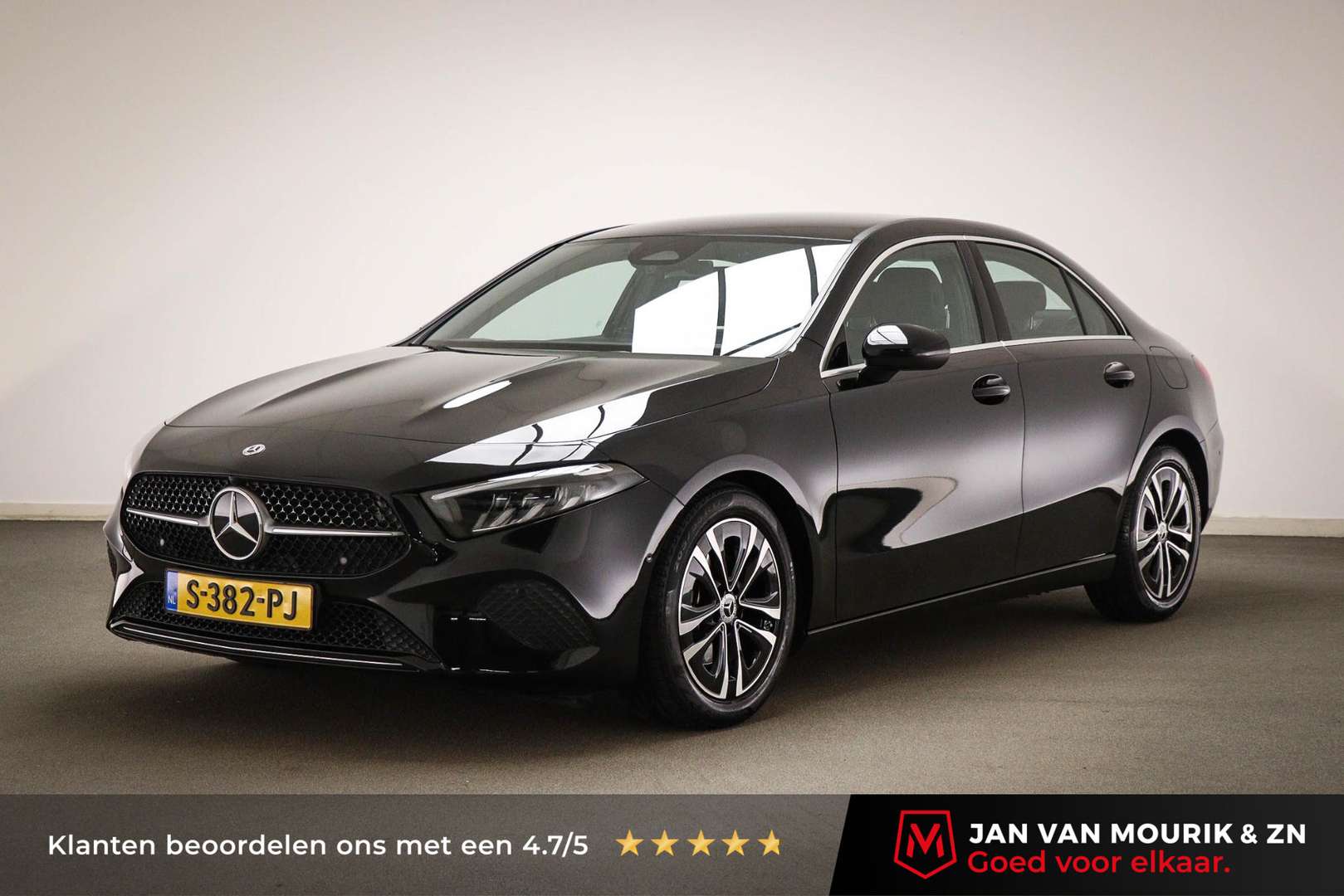 Mercedes-Benz A 180 nuo 478 €/ mėn Benzinas 2023m. Sedanas Automatinė
