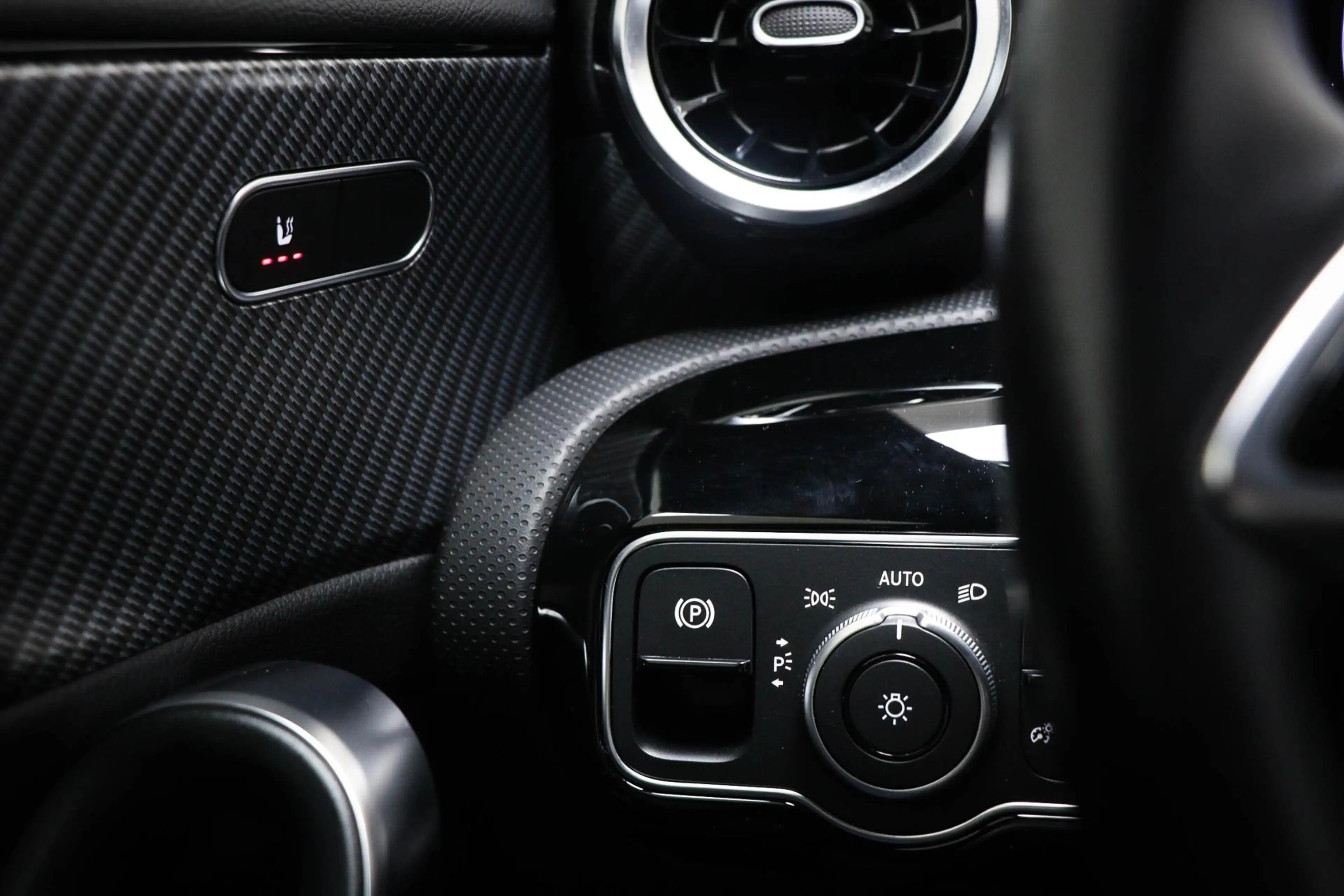 Mercedes-Benz A 180 Business Line | HALF LEDER | STOELVERWARMING | DAB — photo 27