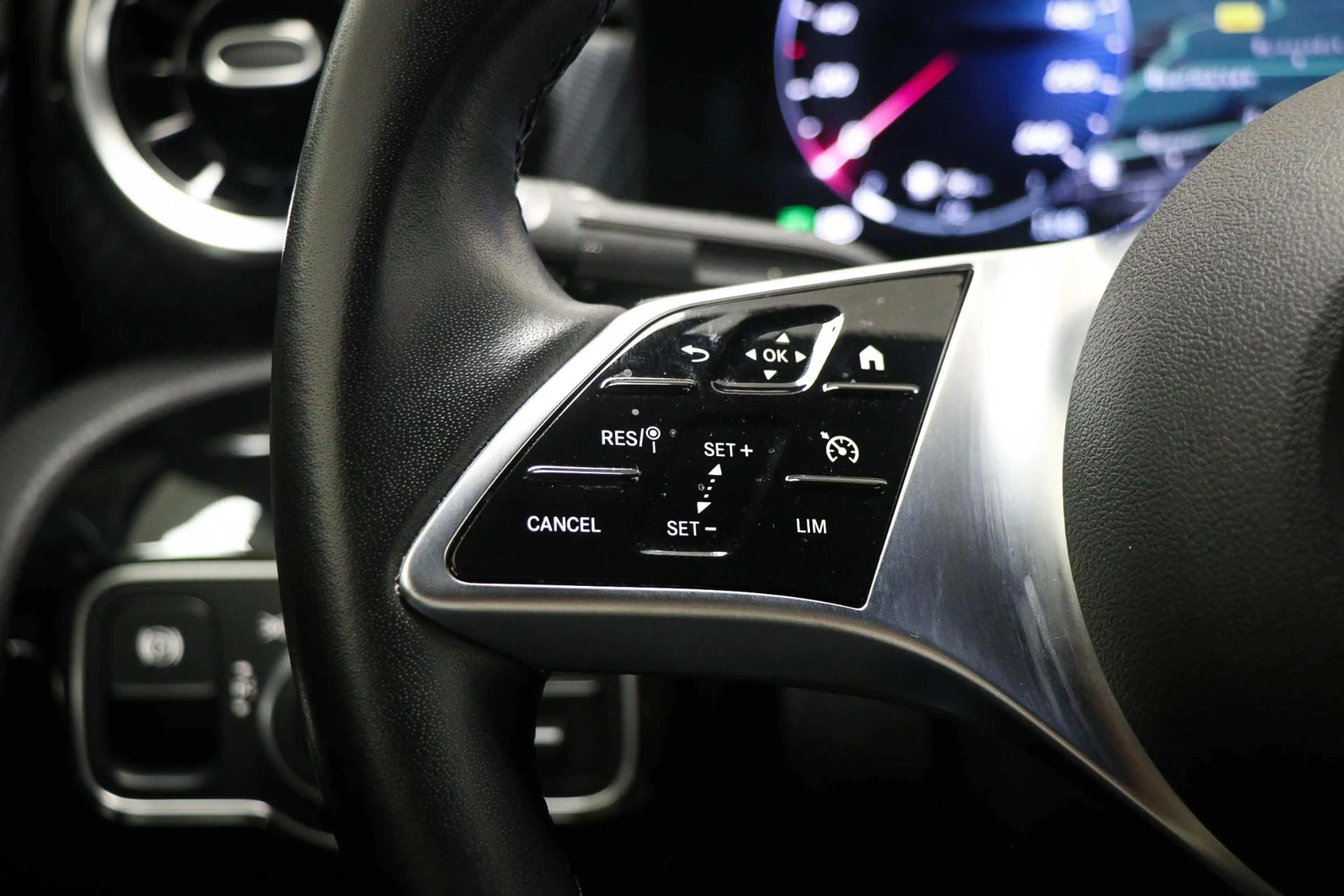 Mercedes-Benz A 180 Business Line | HALF LEDER | STOELVERWARMING | DAB — photo 29