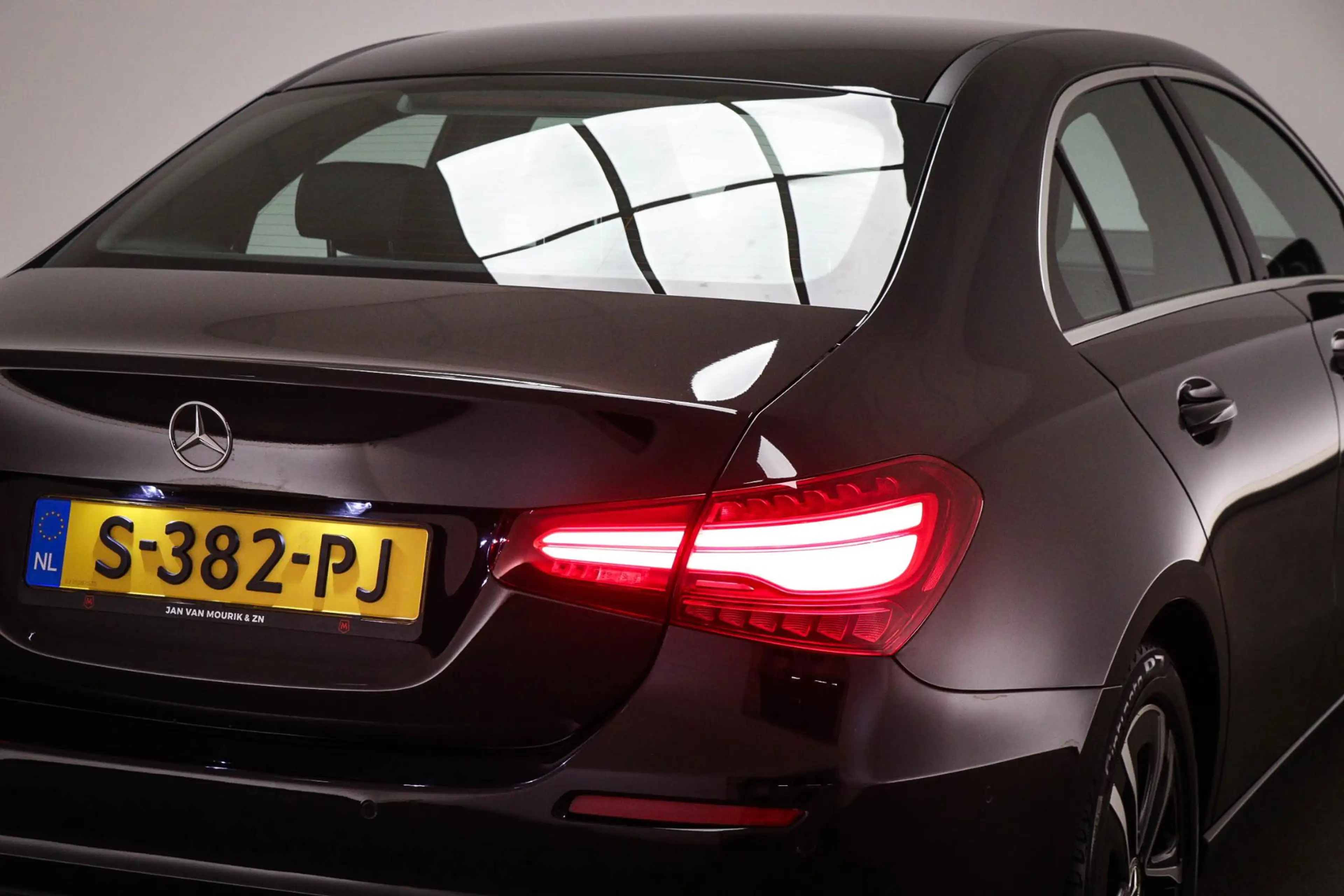 Mercedes-Benz A 180 Business Line | HALF LEDER | STOELVERWARMING | DAB — photo 20
