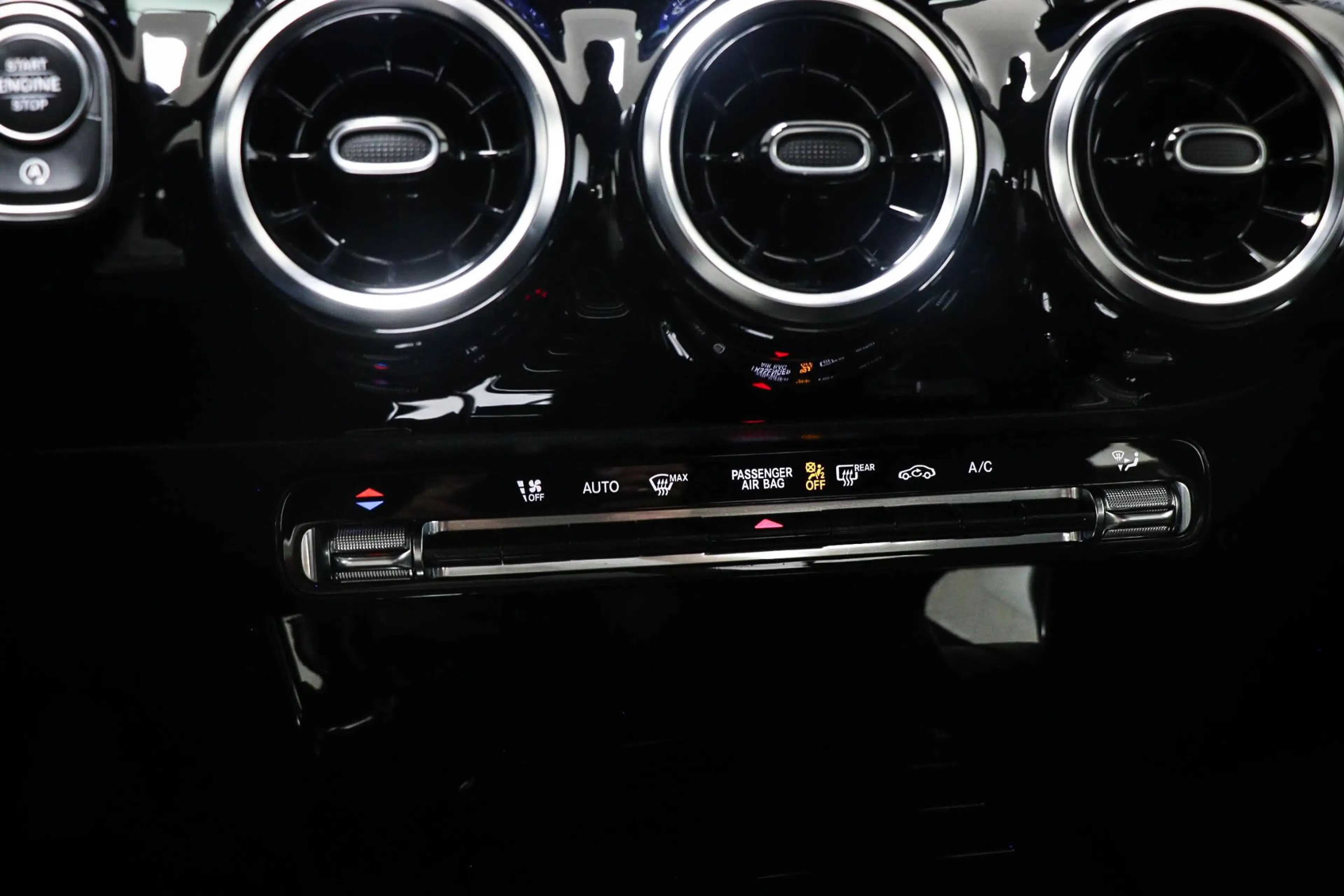 Mercedes-Benz A 180 Business Line | HALF LEDER | STOELVERWARMING | DAB — photo 35