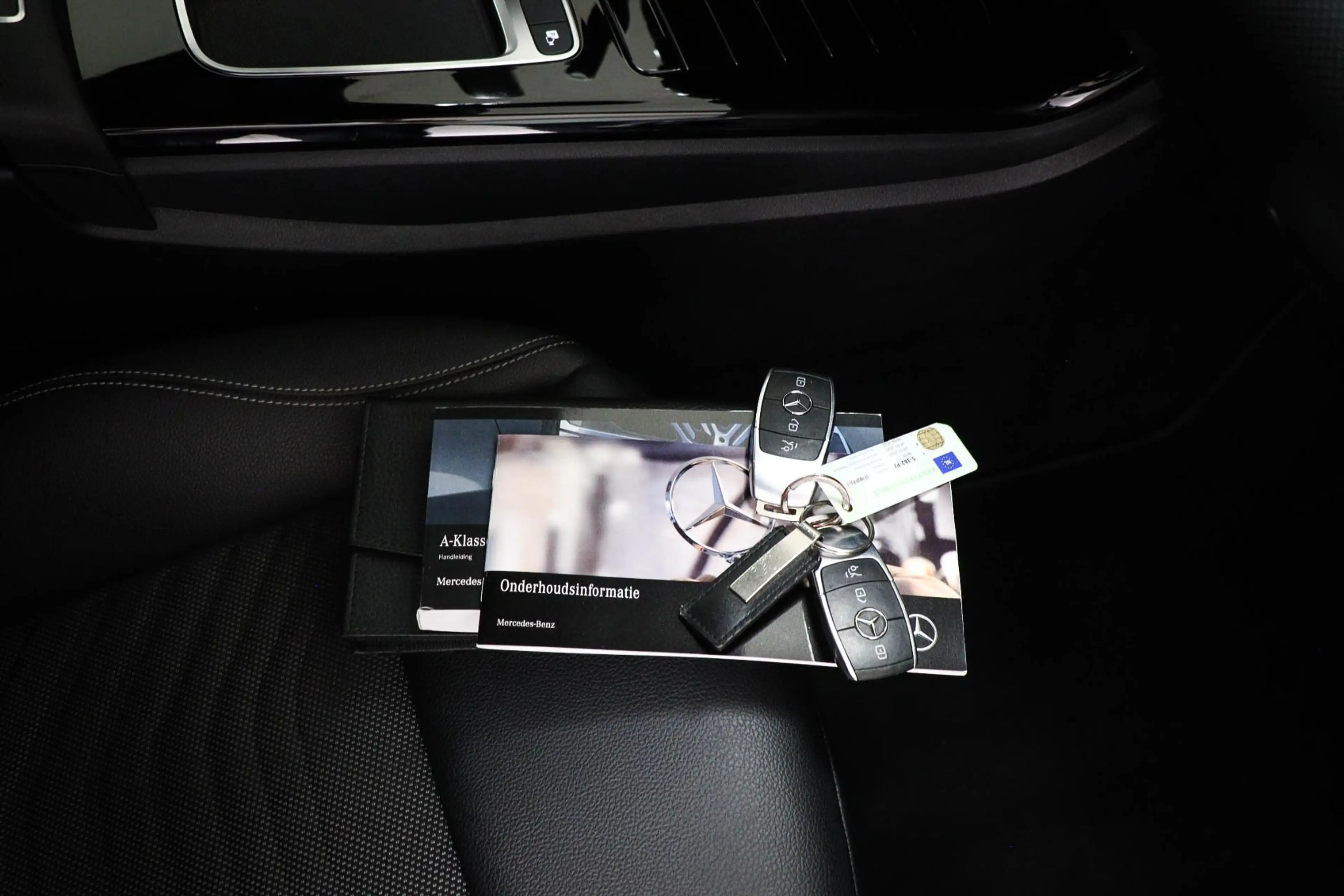 Mercedes-Benz A 180 Business Line | HALF LEDER | STOELVERWARMING | DAB — photo 45