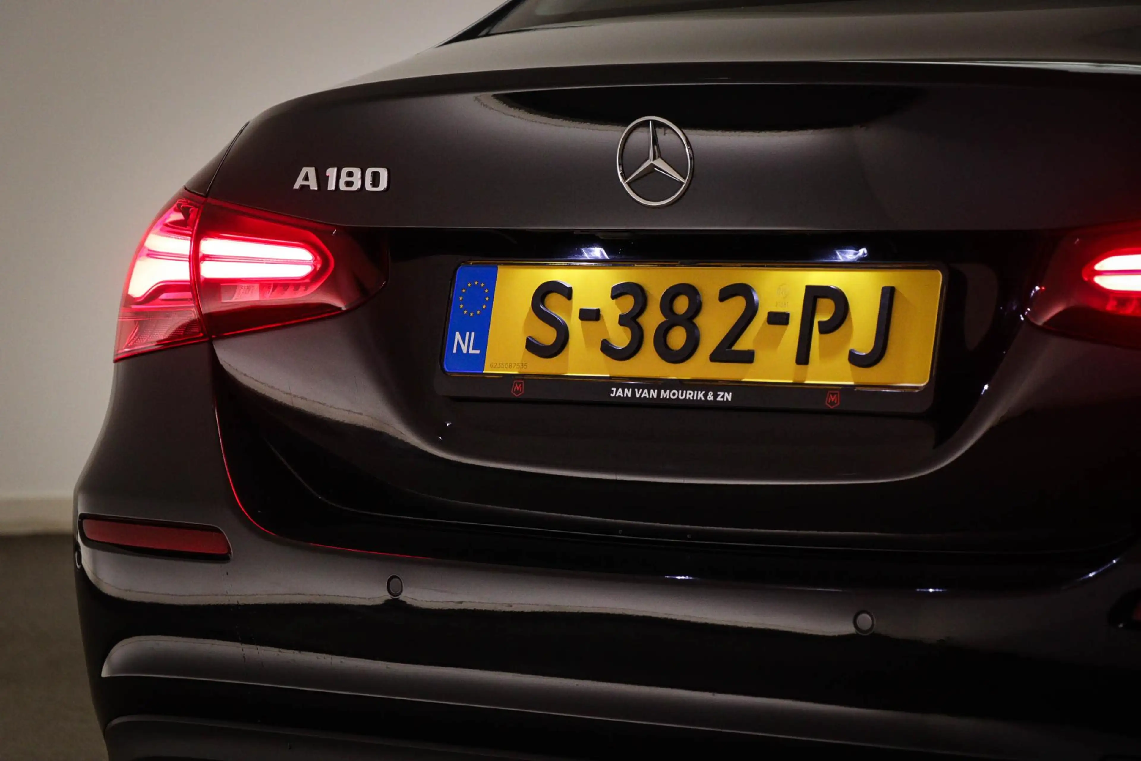 Mercedes-Benz A 180 Business Line | HALF LEDER | STOELVERWARMING | DAB — photo 21