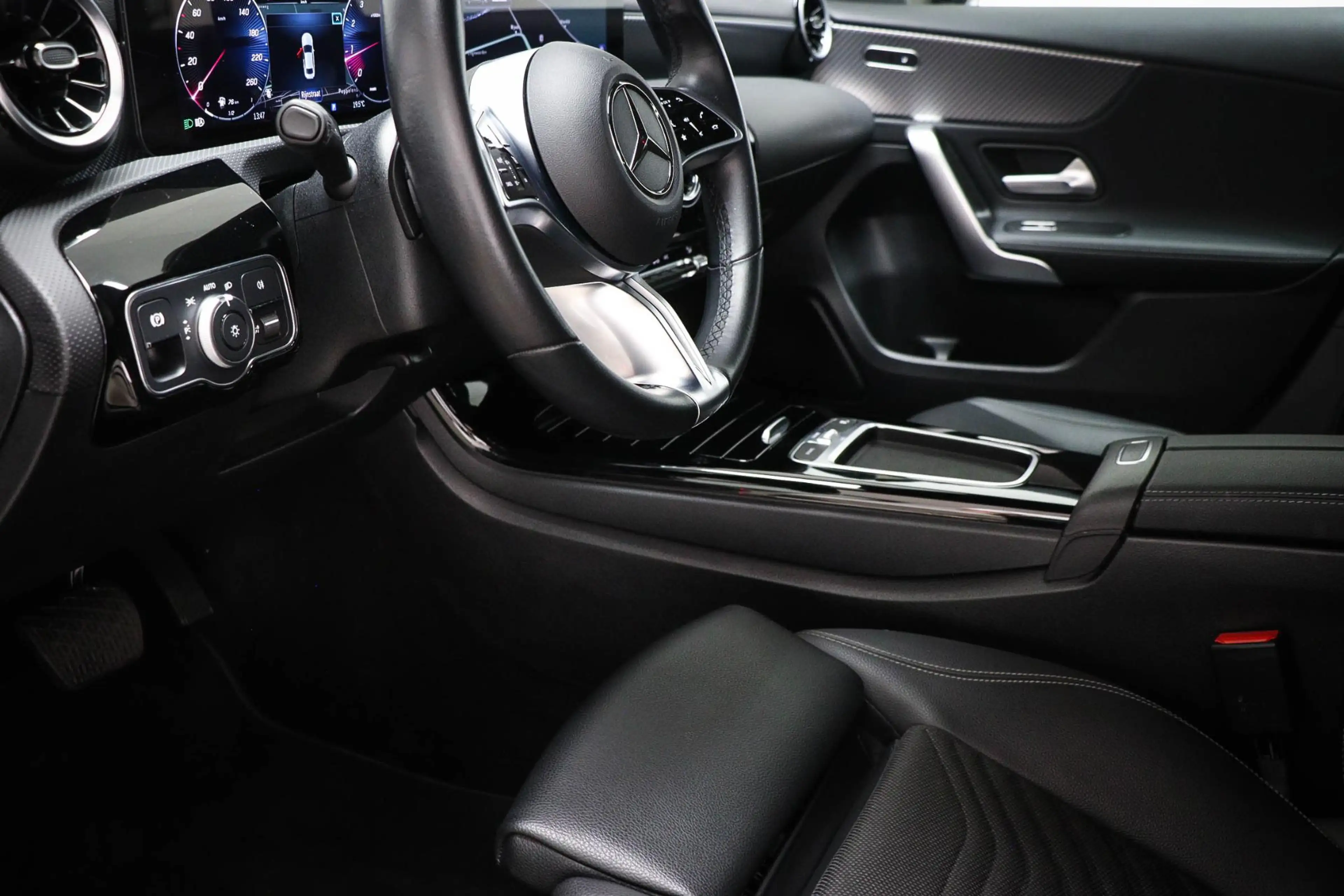 Mercedes-Benz A 180 Business Line | HALF LEDER | STOELVERWARMING | DAB — photo 26