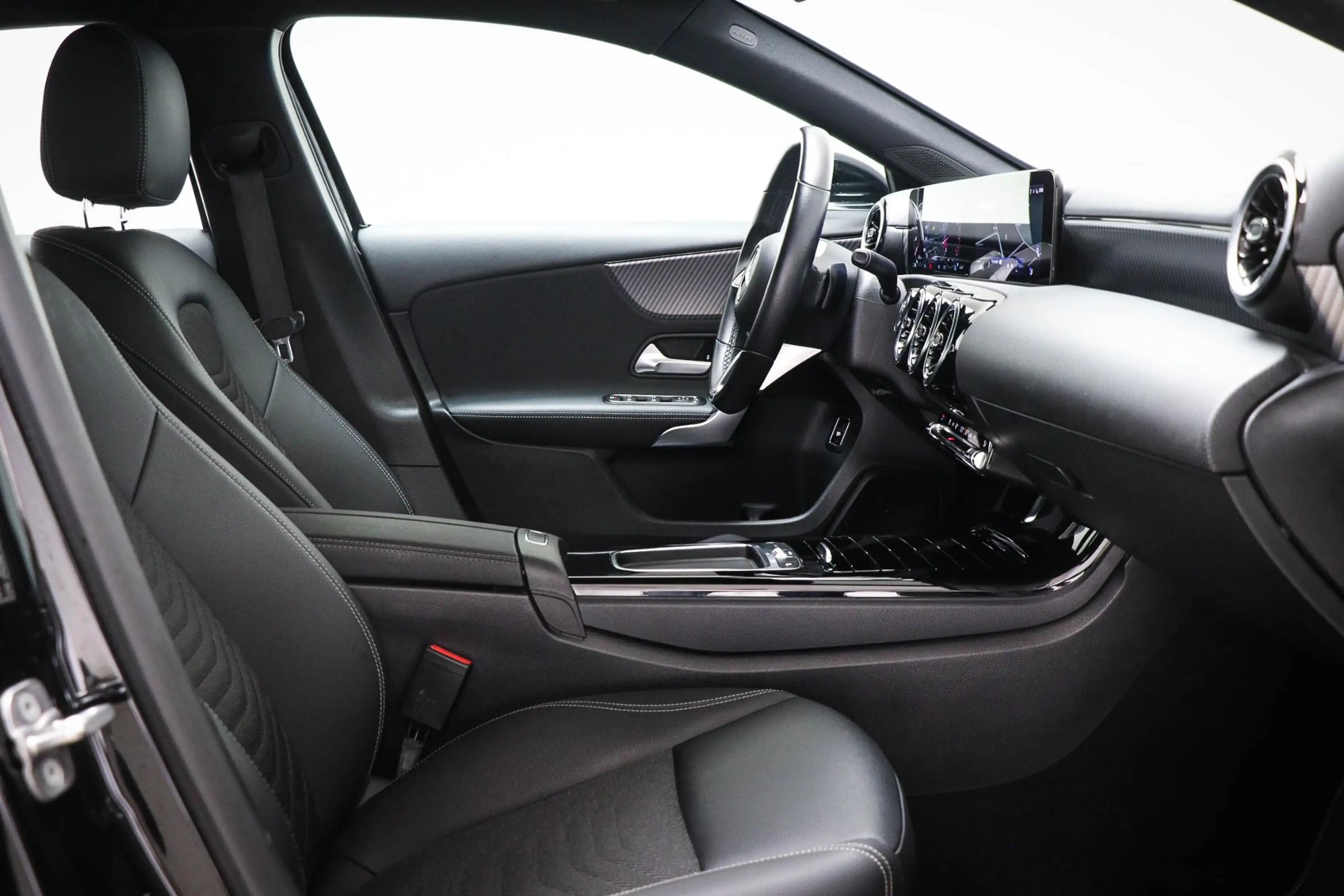 Mercedes-Benz A 180 Business Line | HALF LEDER | STOELVERWARMING | DAB — photo 4