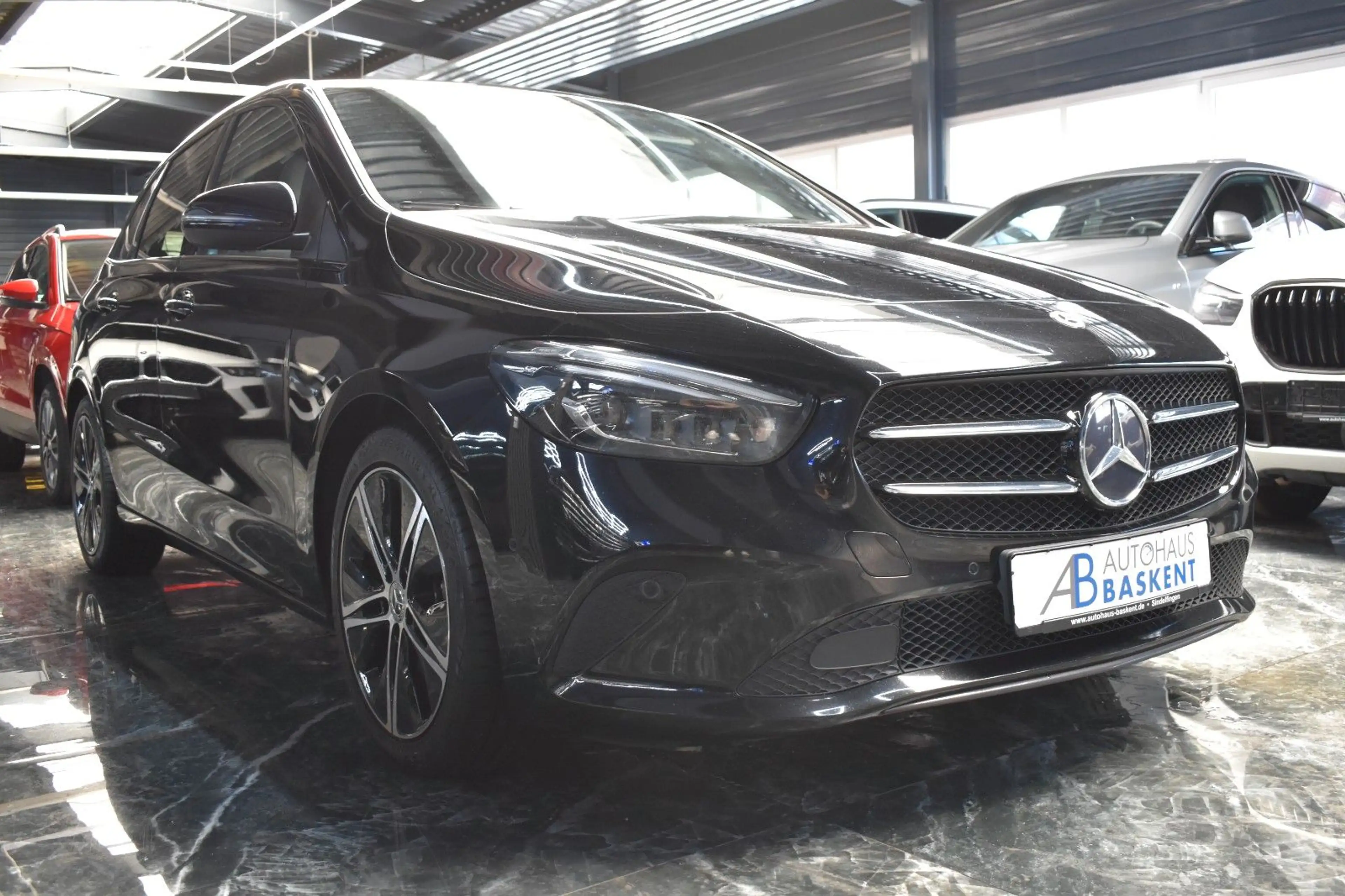 Mercedes-Benz B 220 d*LEDER*AMBIENTE*HEAD-UP*LED*NIGHT-PAKET* — photo 12