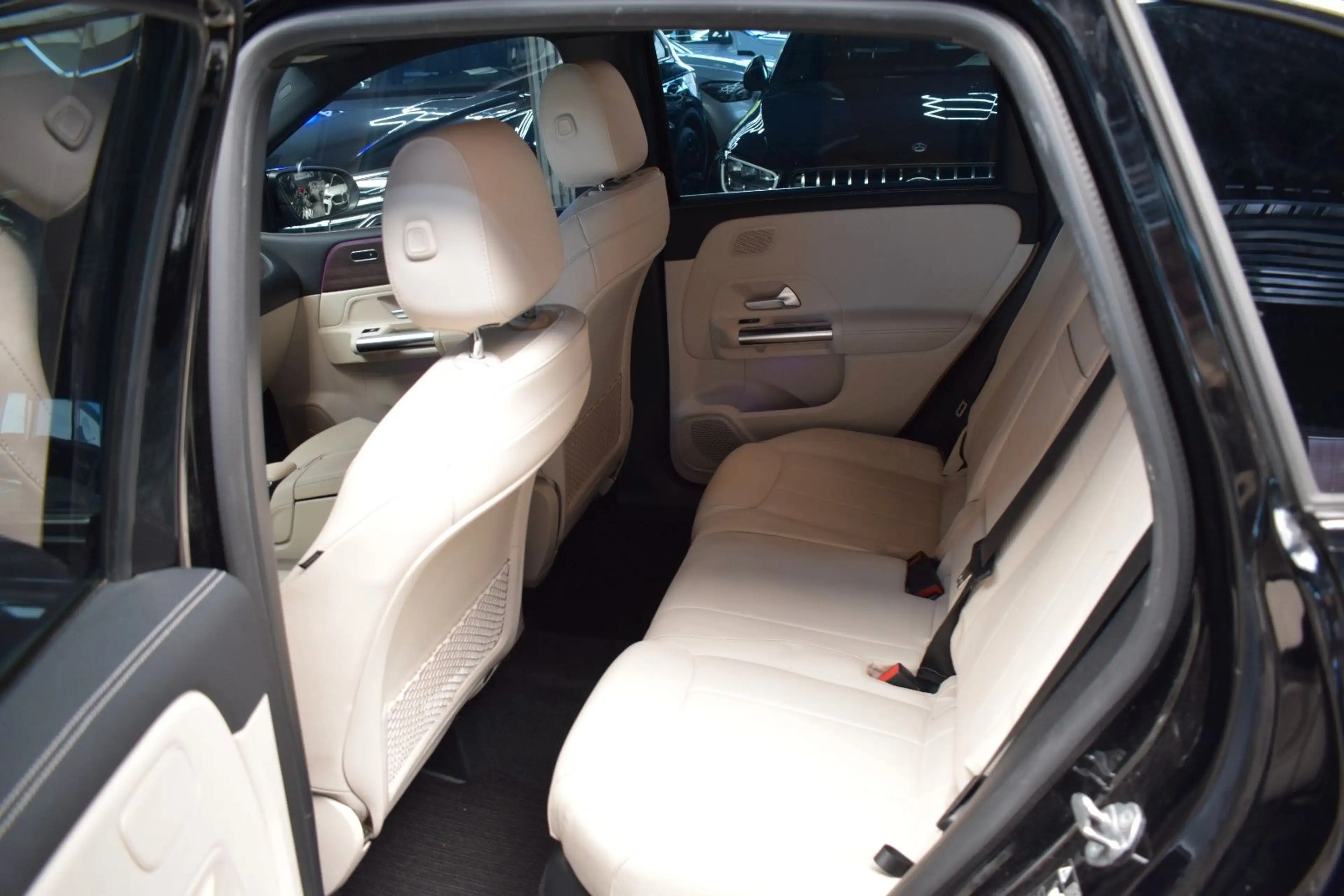 Mercedes-Benz B 220 d*LEDER*AMBIENTE*HEAD-UP*LED*NIGHT-PAKET* — photo 11