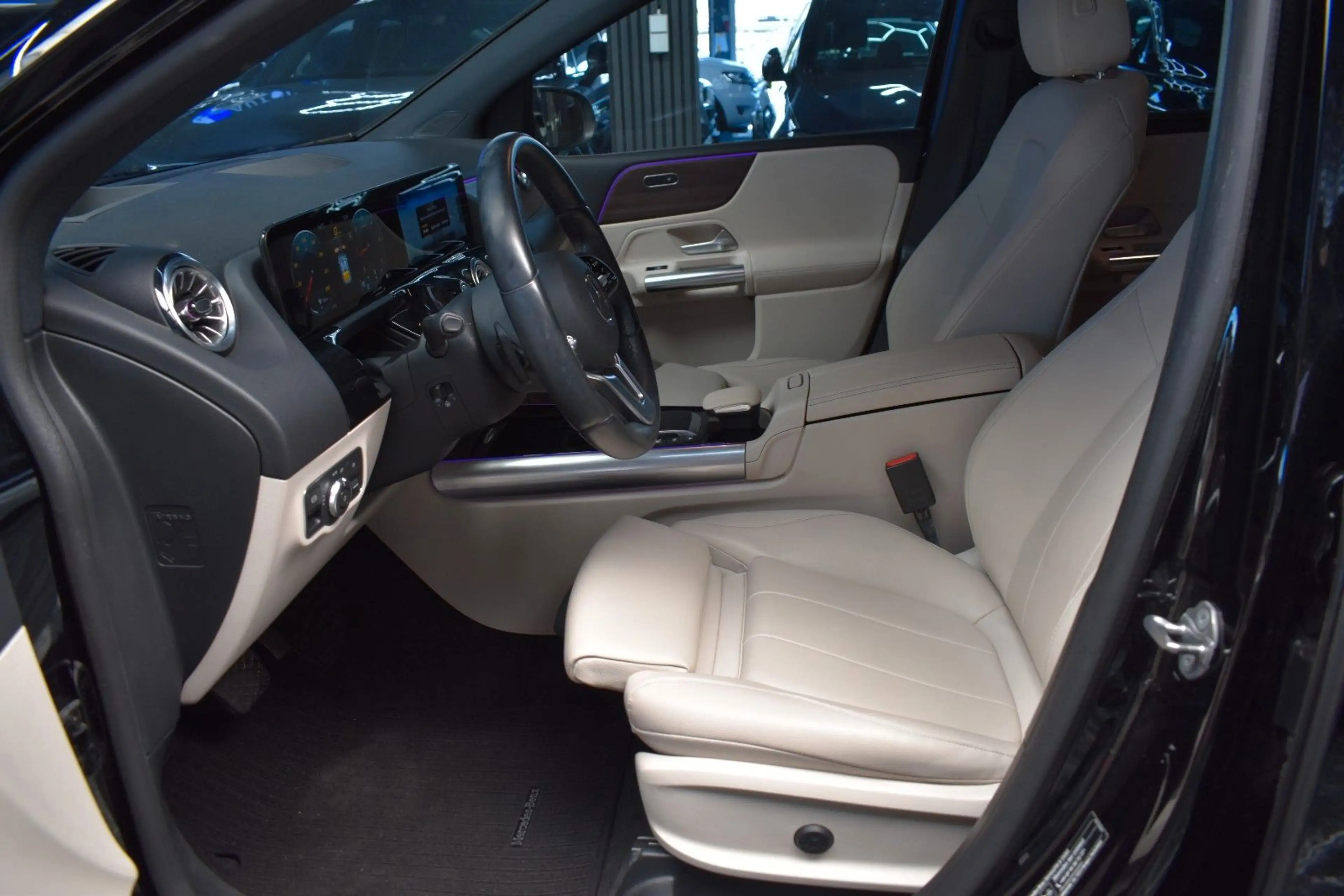 Mercedes-Benz B 220 d*LEDER*AMBIENTE*HEAD-UP*LED*NIGHT-PAKET* — photo 9