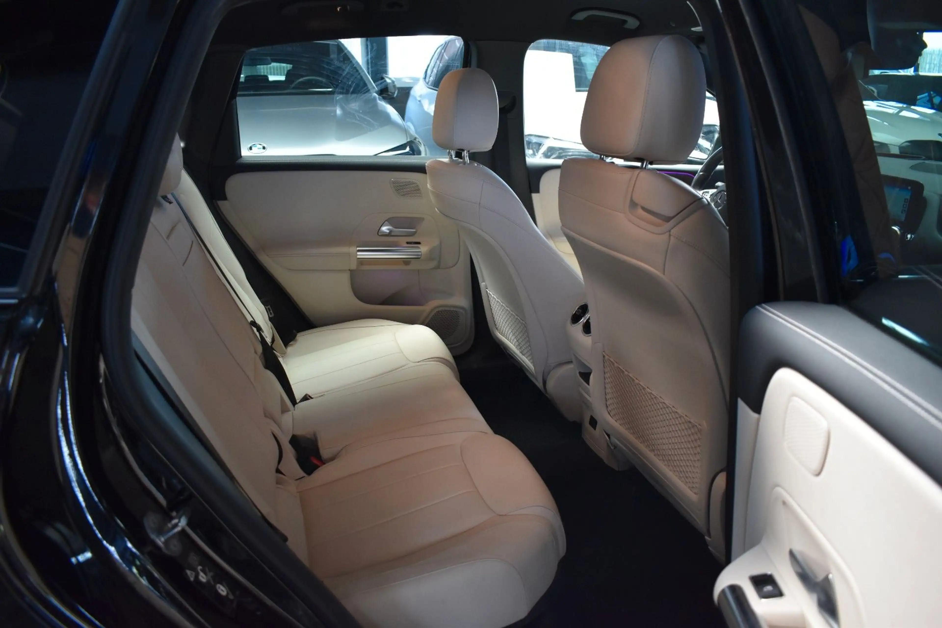 Mercedes-Benz B 220 d*LEDER*AMBIENTE*HEAD-UP*LED*NIGHT-PAKET* — photo 13