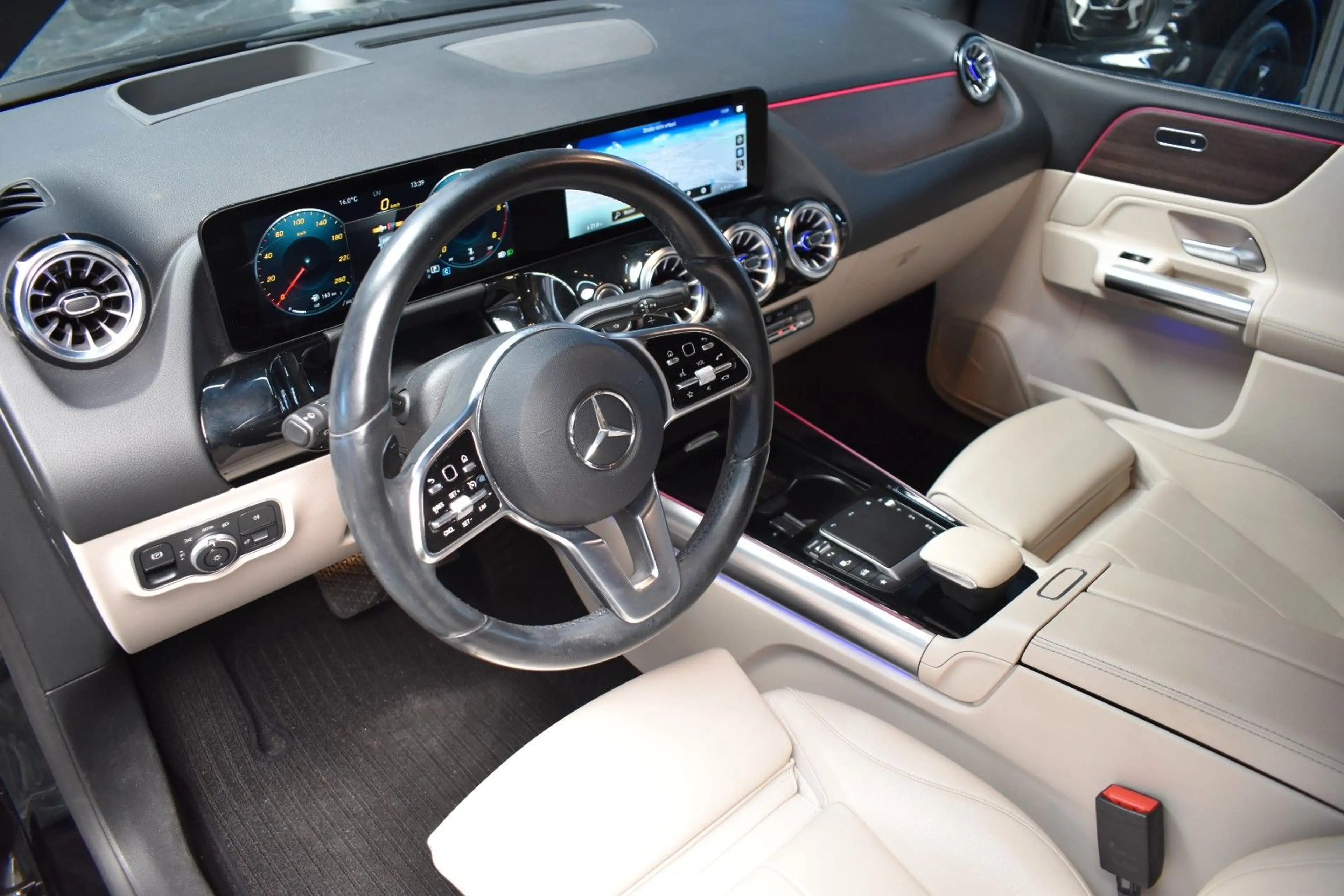 Mercedes-Benz B 220 d*LEDER*AMBIENTE*HEAD-UP*LED*NIGHT-PAKET* — photo 10