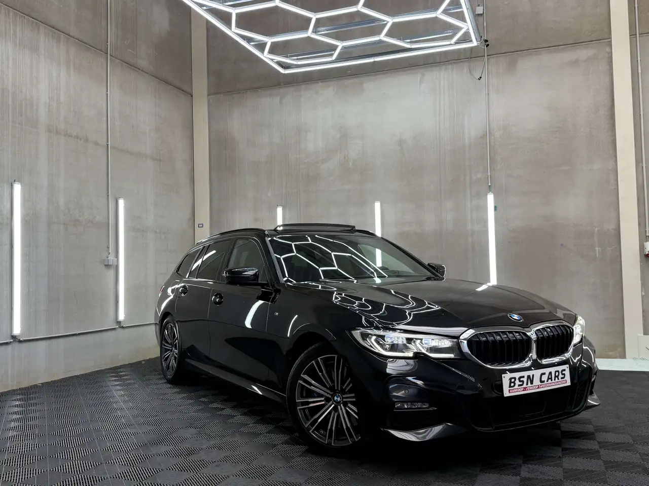 BMW 330