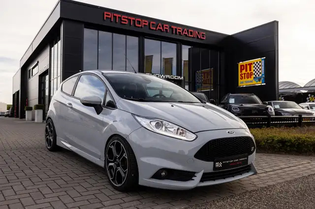Ford Fiesta 1.6 ST200, 200PK, Camera, Cruise, Navi, Stoelverwa