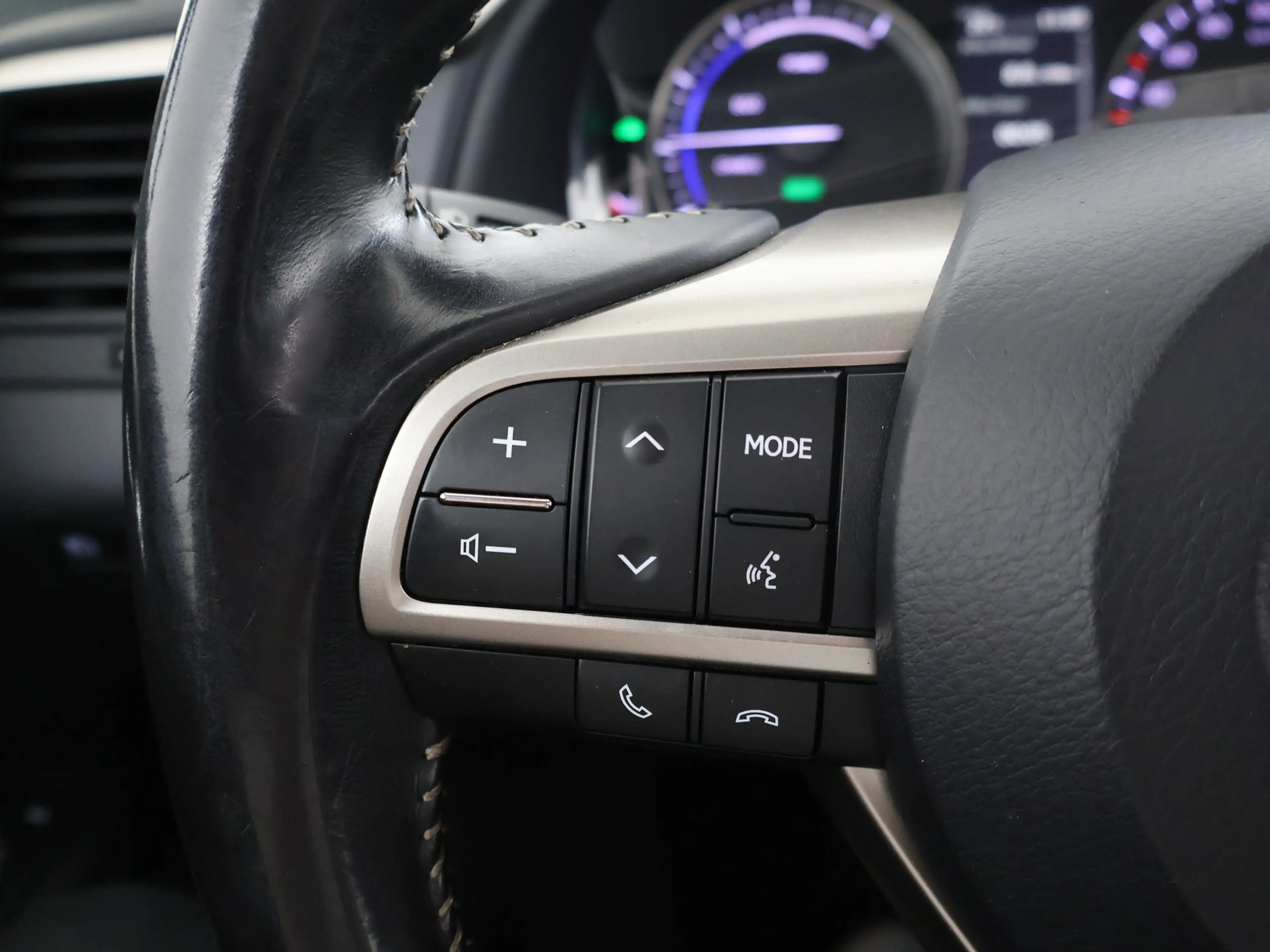 Lexus RX 450h 4WD — photo 7
